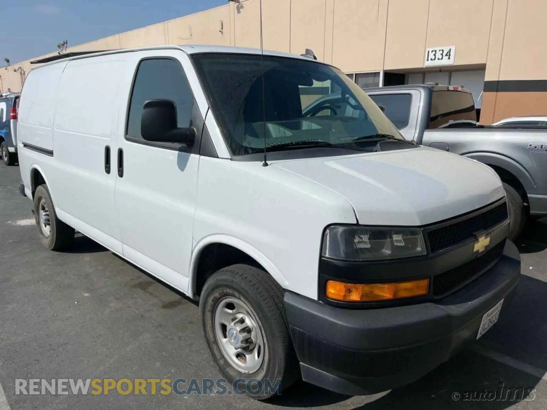 2 fotografías del automóvil dañado 1GCWGAFP8N1226109 CHEVROLET EXPRESS G2500 2022