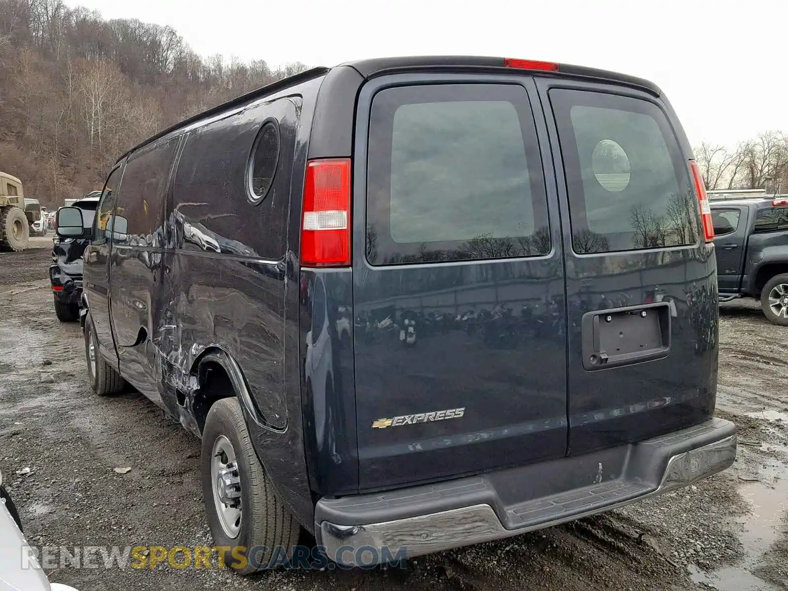 3 Photograph of a damaged car 1GCZGHF15H1277024 CHEVROLET EXPRESS G3 2017
