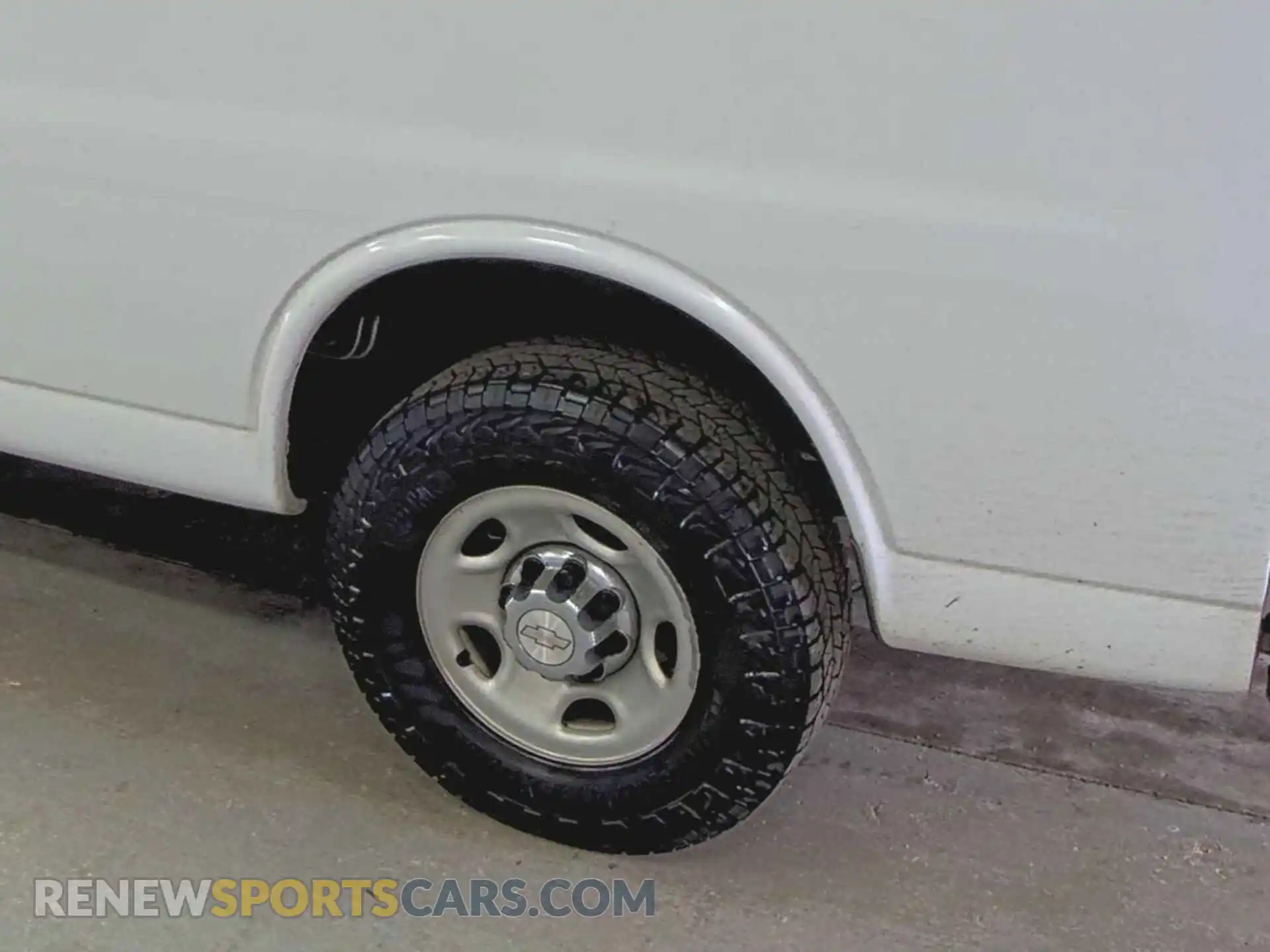 3 Фотография поврежденного автомобиля 1GAZGPFP8K1162190 CHEVROLET EXPRESS G3500 2019