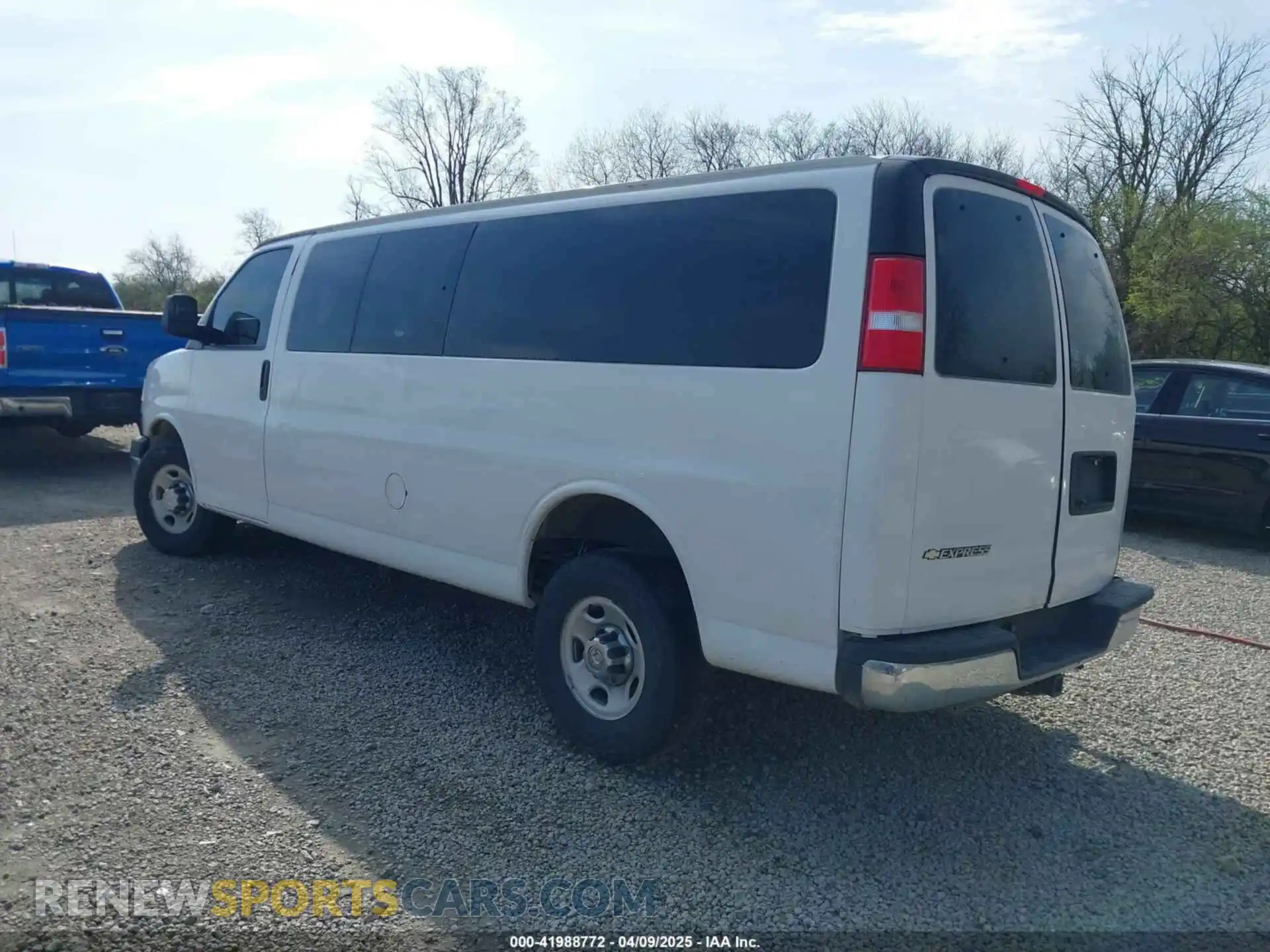 3 Photograph of a damaged car 1GAZGPFG8L1152065 CHEVROLET EXPRESS PASSENGER 2020