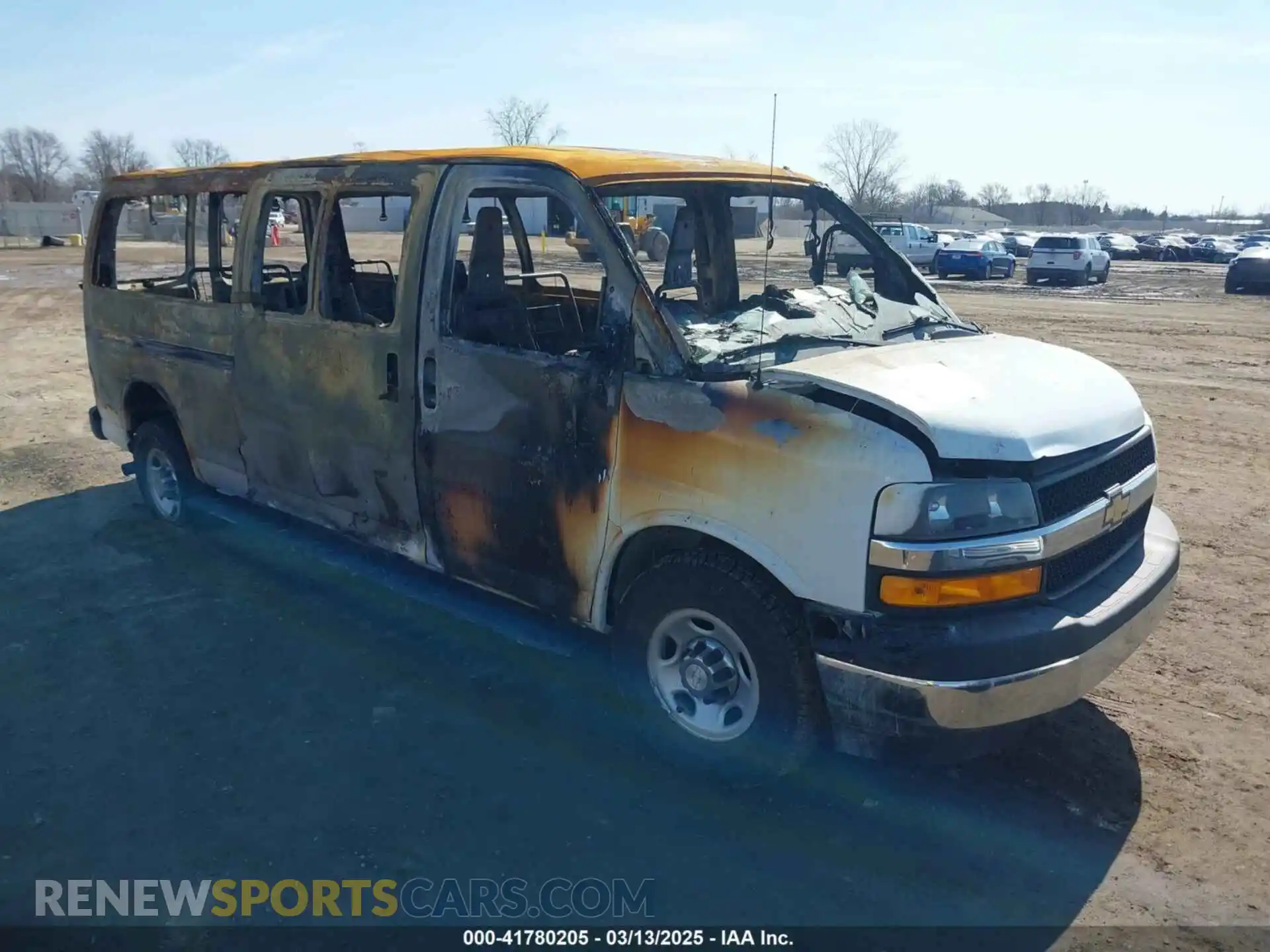 1 Photograph of a damaged car 1GAZGPFGXL1155159 CHEVROLET EXPRESS PASSENGER 2020