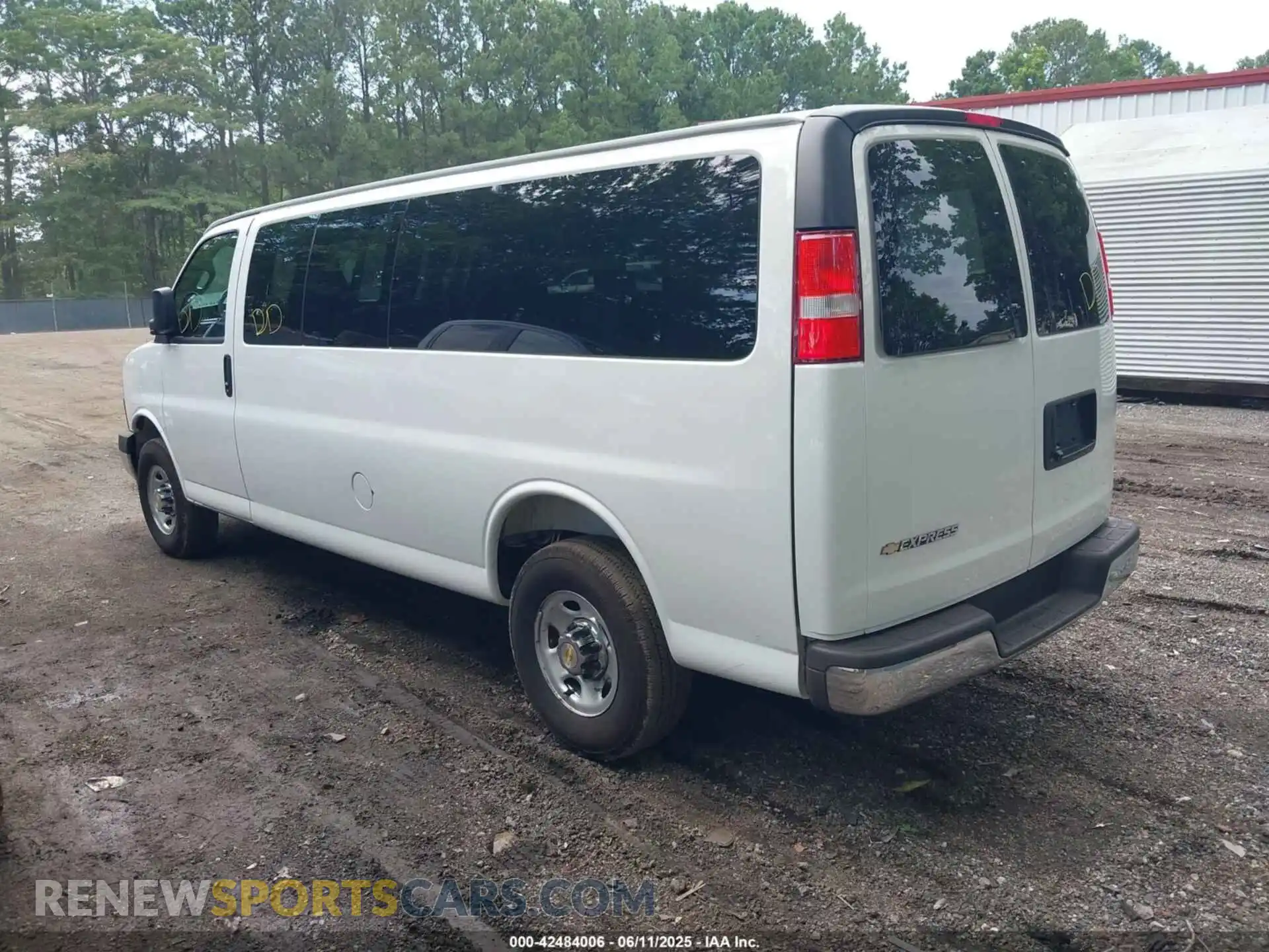3 Photograph of a damaged car 1GAZGPF72S1152397 CHEVROLET EXPRESS PASSENGER 2025