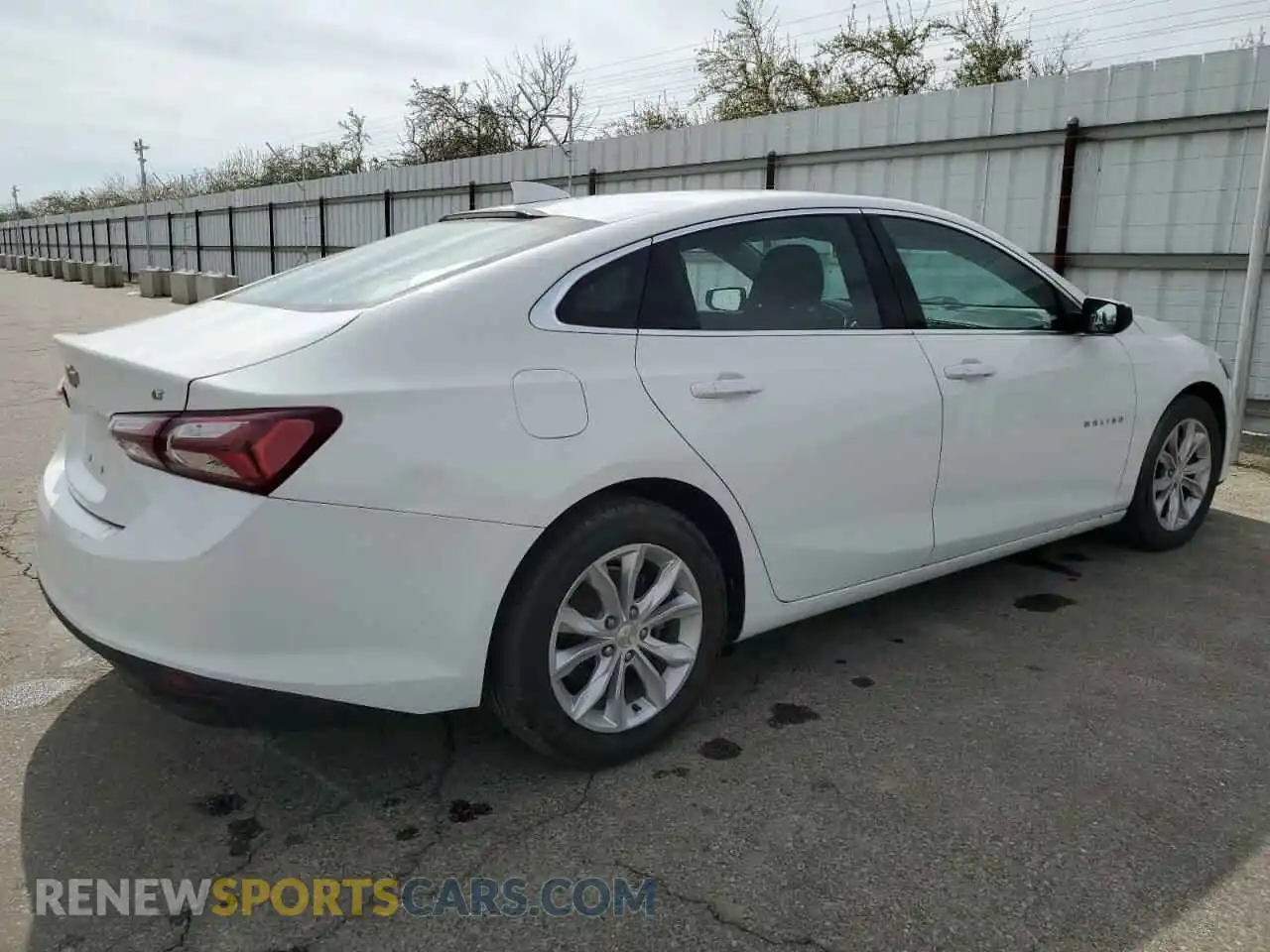3 Photograph of a damaged car 1G1ZD5ST2LF090424 CHEVROLET MALIBU 2020
