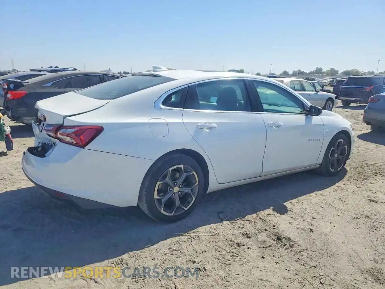 3 Фотография поврежденного автомобиля 1G1ZD5ST0MF040932 CHEVROLET MALIBU 2021