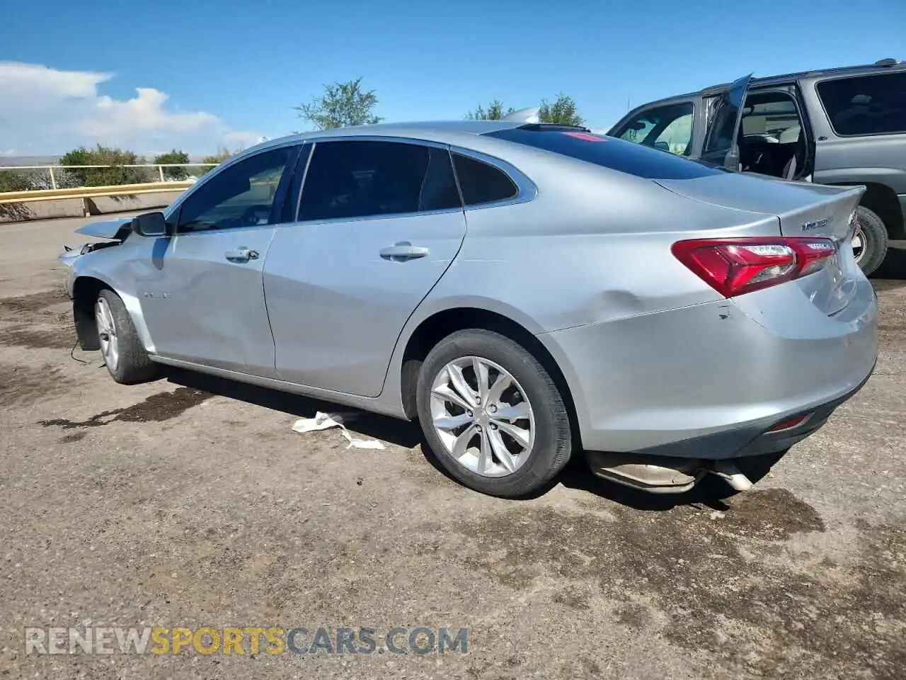2 Photograph of a damaged car 1G1ZD5ST4MF066014 CHEVROLET MALIBU 2021