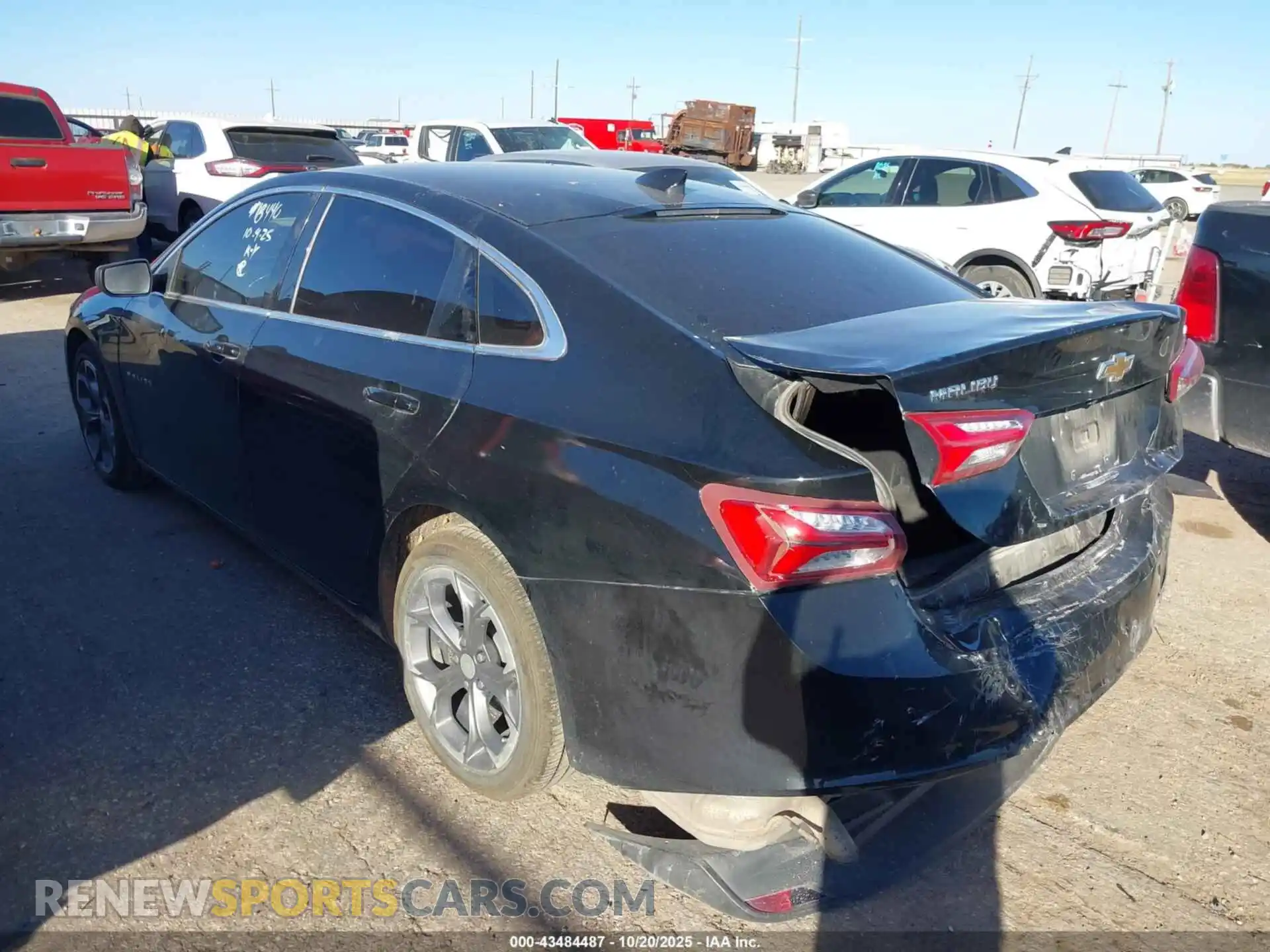 3 Фотография поврежденного автомобиля 1G1ZD5STXMF008859 CHEVROLET MALIBU 2021