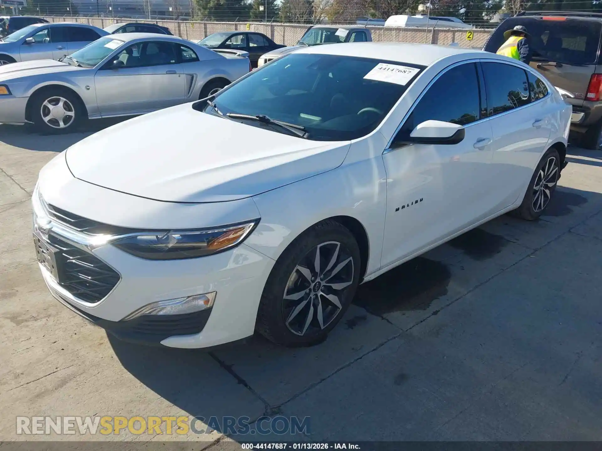 2 fotografías del automóvil dañado 1G1ZG5ST2MF059828 CHEVROLET MALIBU 2021