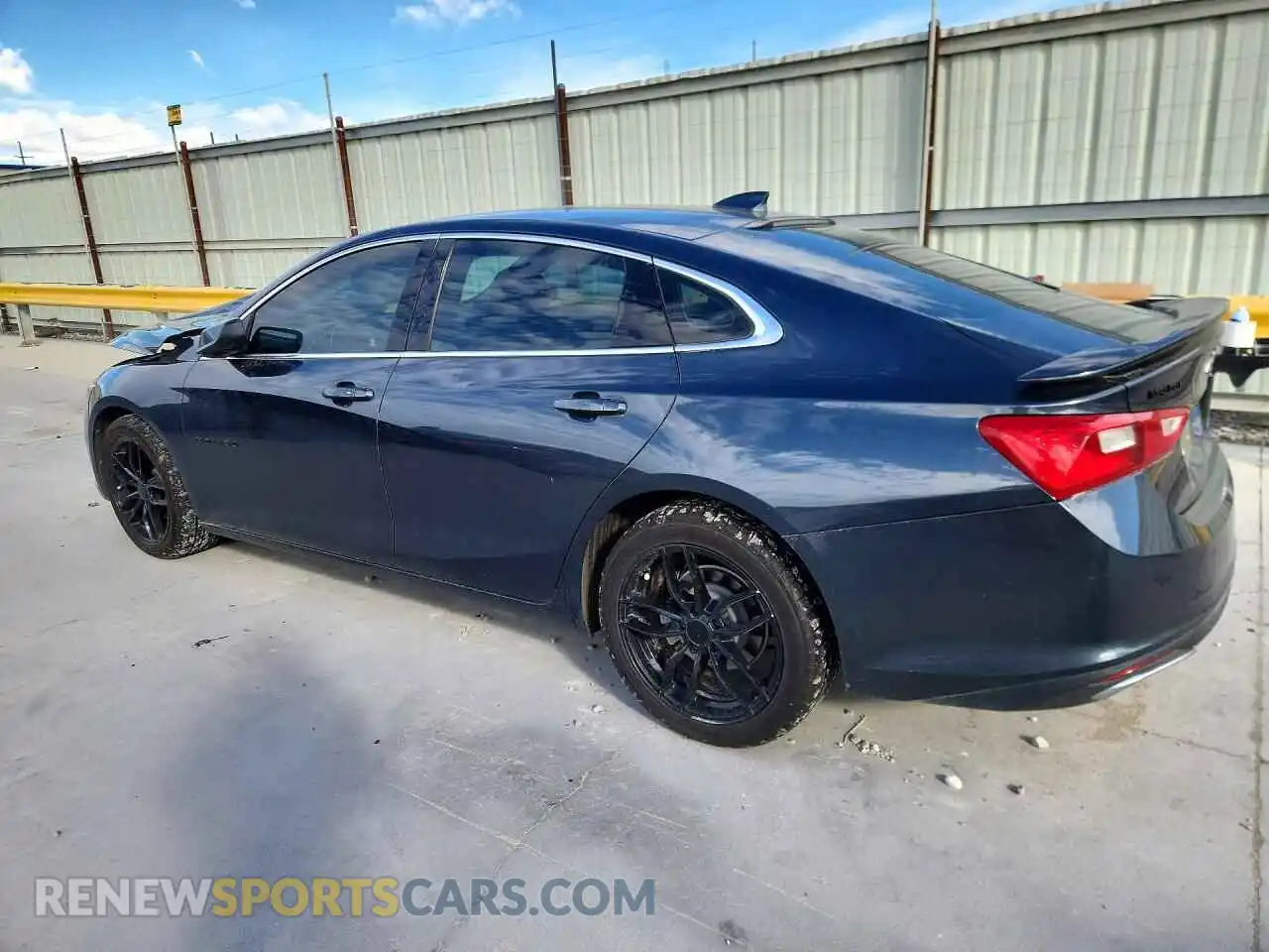 2 fotografías del automóvil dañado 1G1ZG5ST9MF054965 CHEVROLET MALIBU 2021