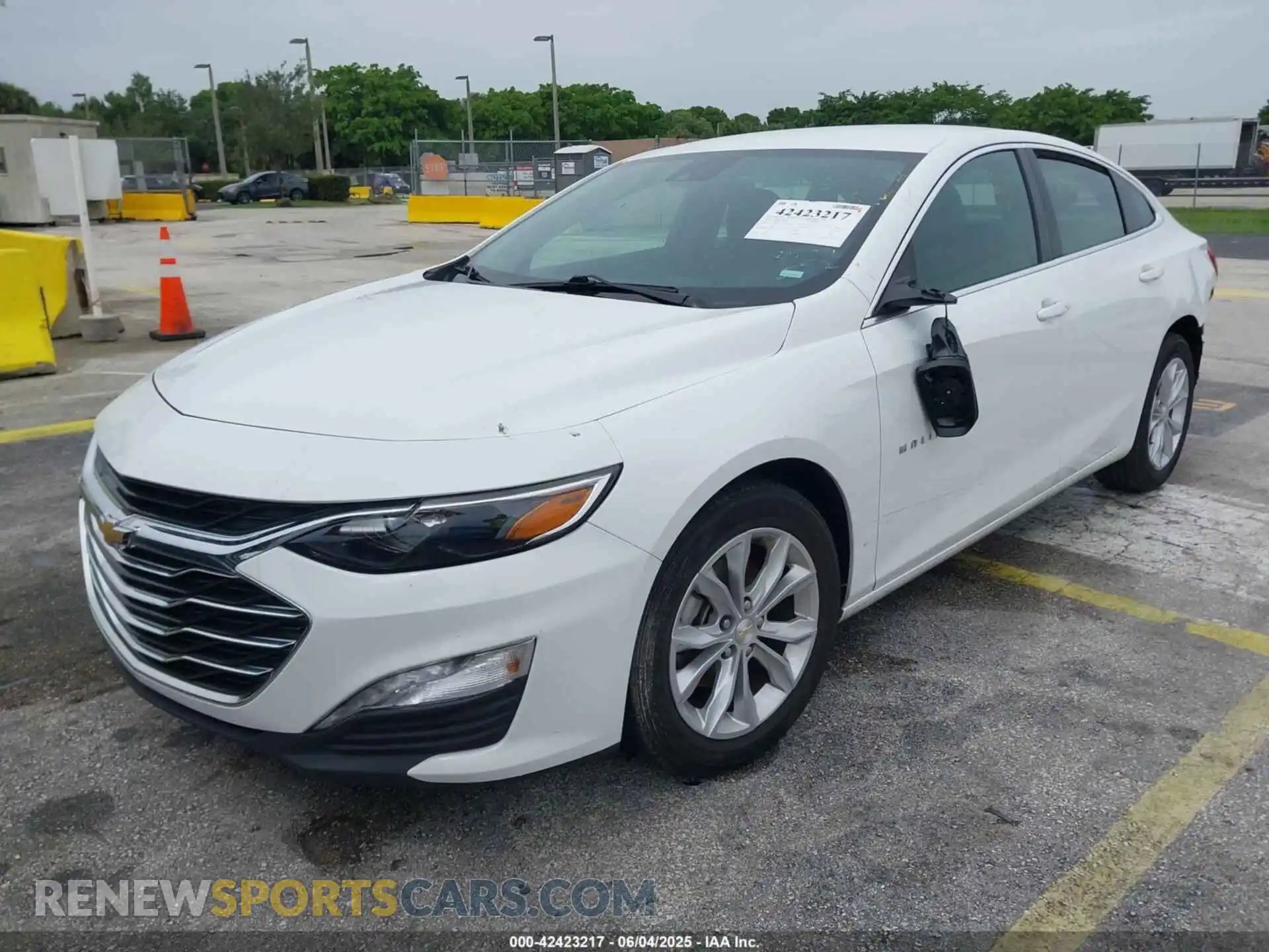 2 Photograph of a damaged car 1G1ZD5ST0RF105334 CHEVROLET MALIBU 2024