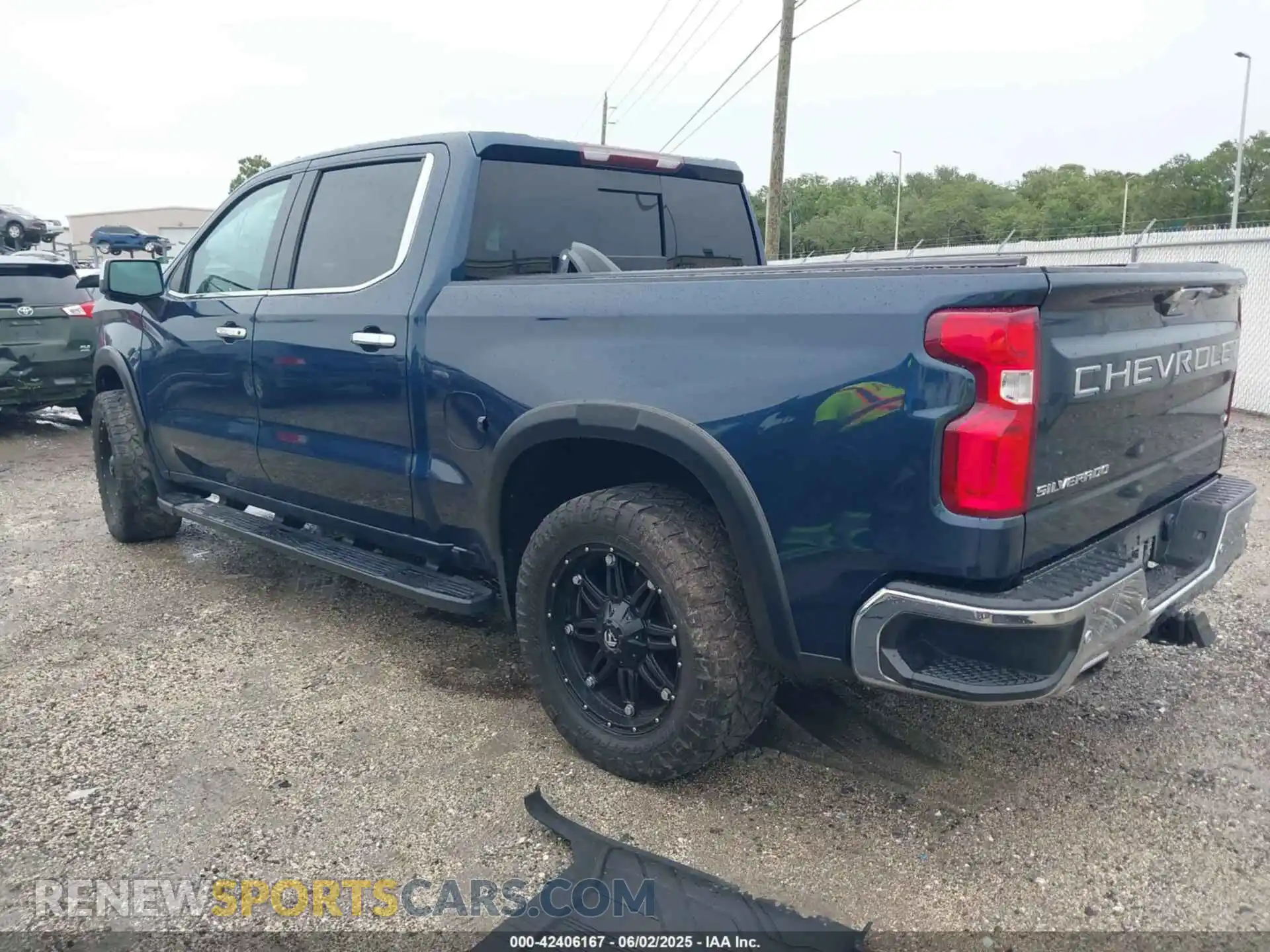 3 Photograph of a damaged car 3GCUYGED3LG433357 CHEVROLET SILVERADO 1500 2020