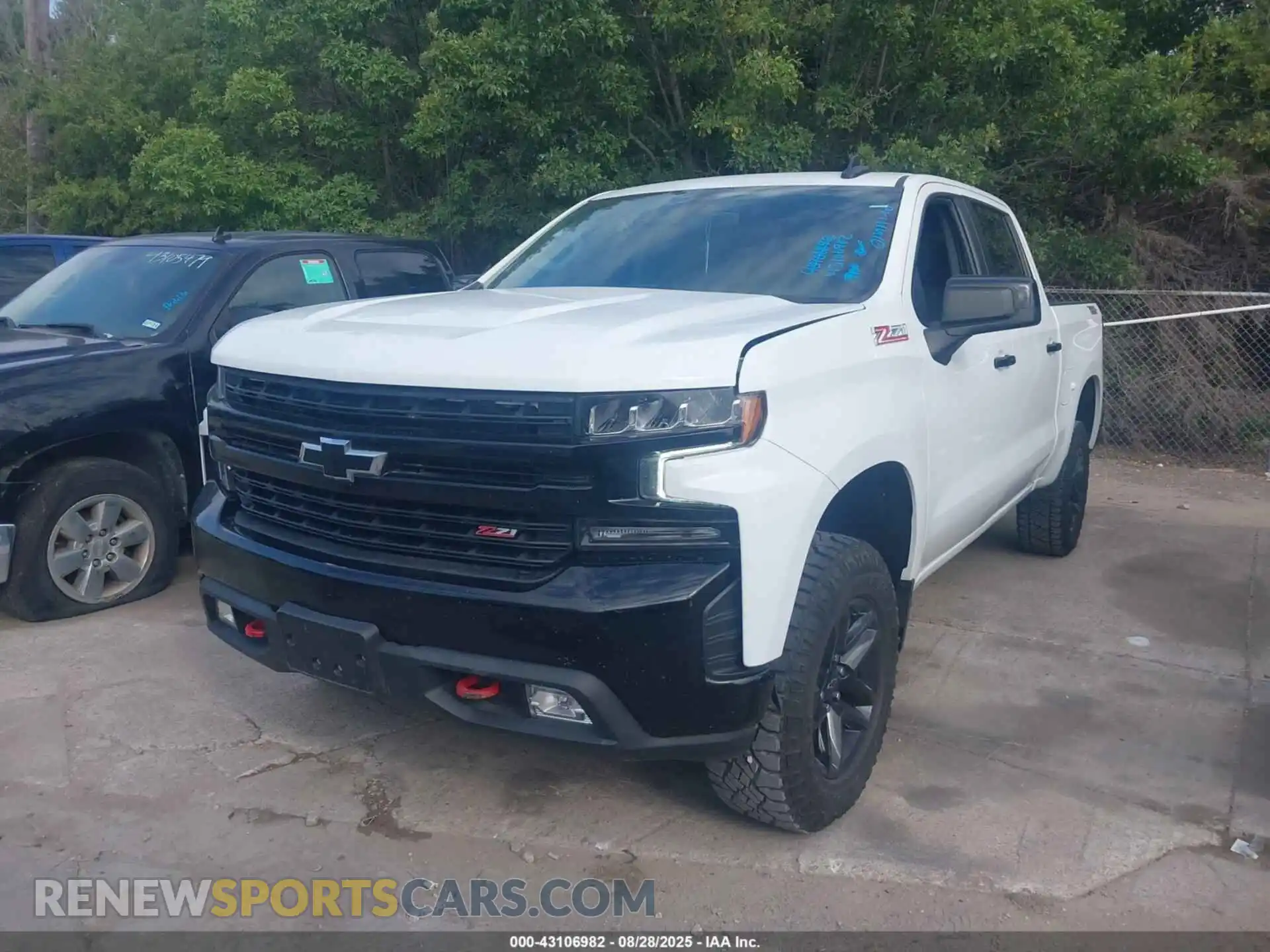 2 fotografías del automóvil dañado 1GCPYFED4MZ191459 CHEVROLET SILVERADO 1500 2021