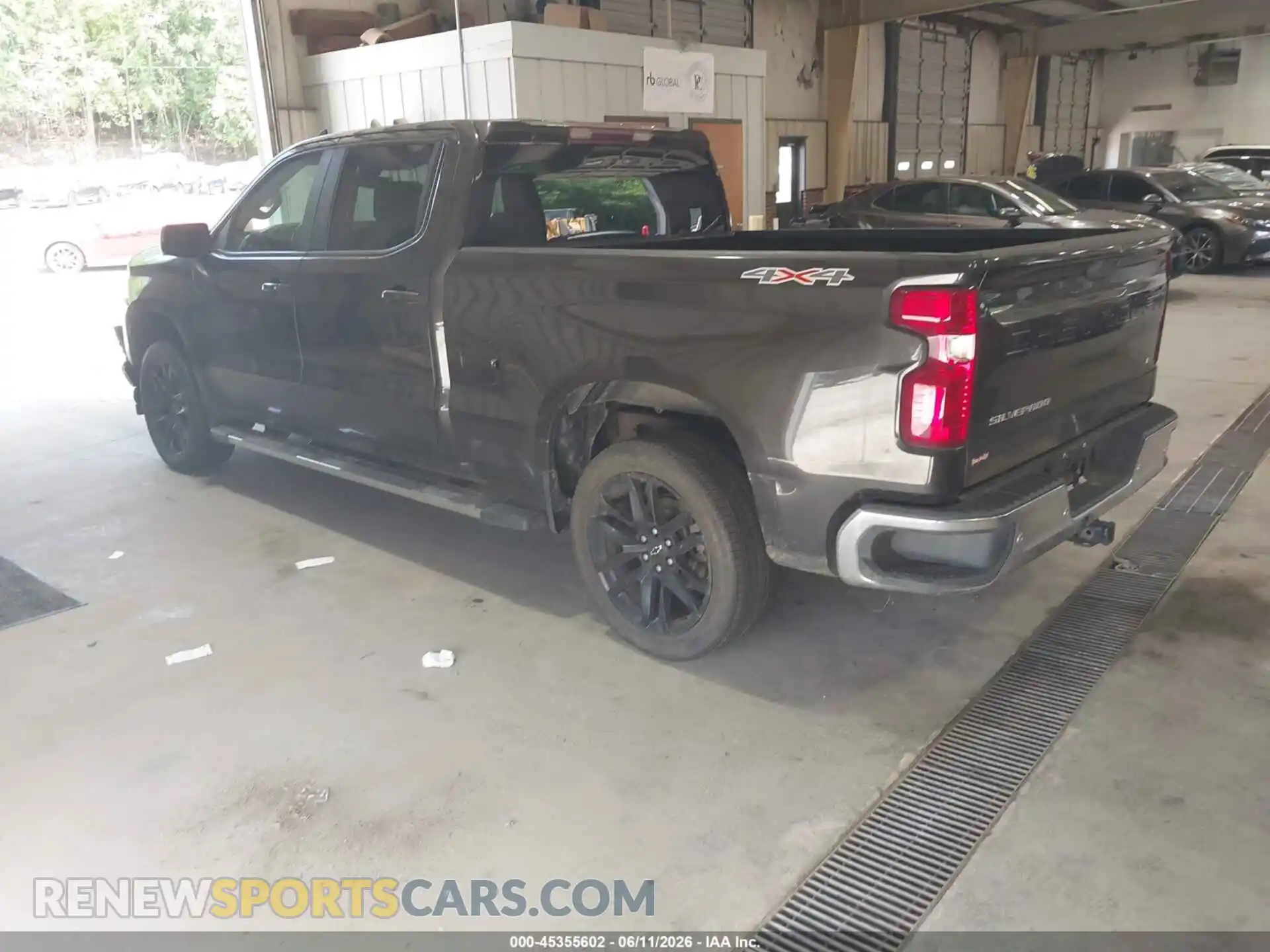 3 Photograph of a damaged car 1GCUYDED3MZ215144 CHEVROLET SILVERADO 1500 2021