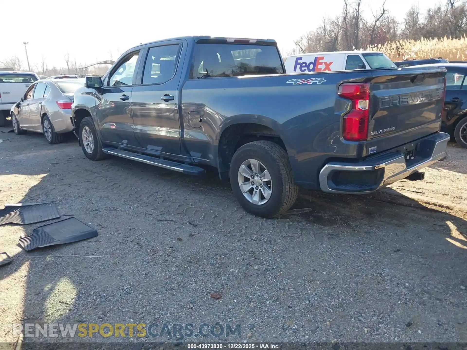 3 Фотография поврежденного автомобиля 1GCUYDEDXMZ380205 CHEVROLET SILVERADO 1500 2021