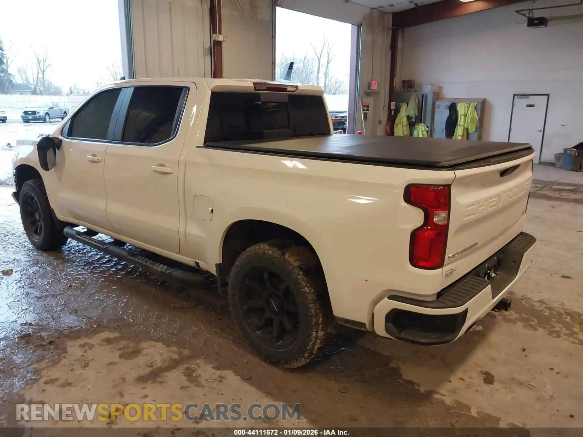3 Photograph of a damaged car 1GCUYEED1MZ223829 CHEVROLET SILVERADO 1500 2021