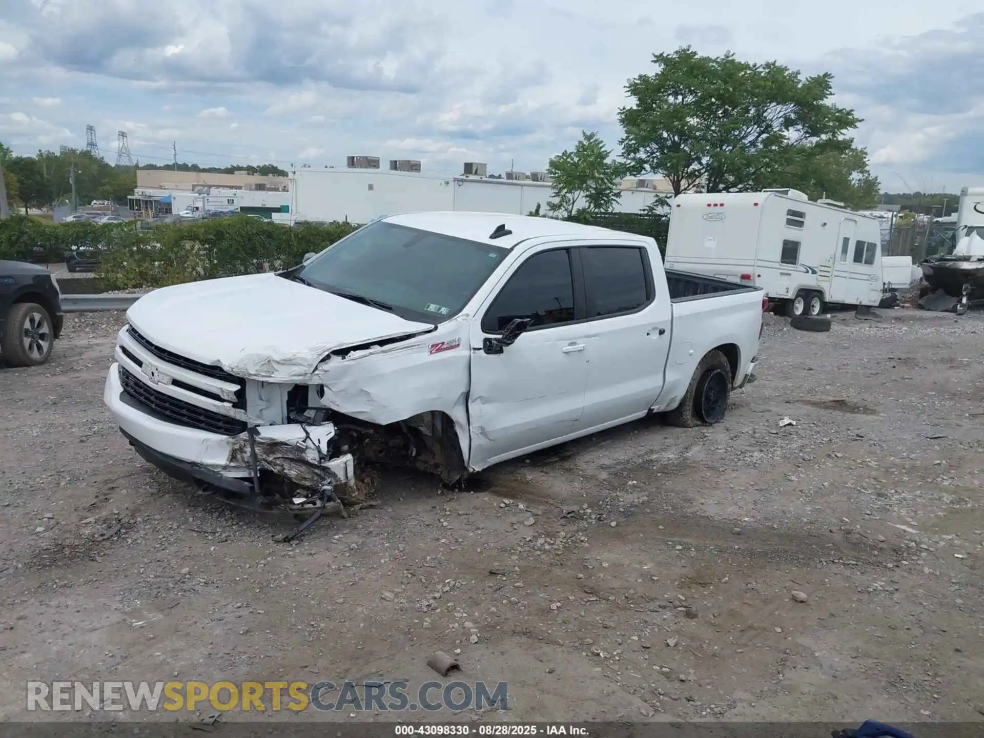 2 fotografías del automóvil dañado 1GCUYEED3MZ448205 CHEVROLET SILVERADO 1500 2021