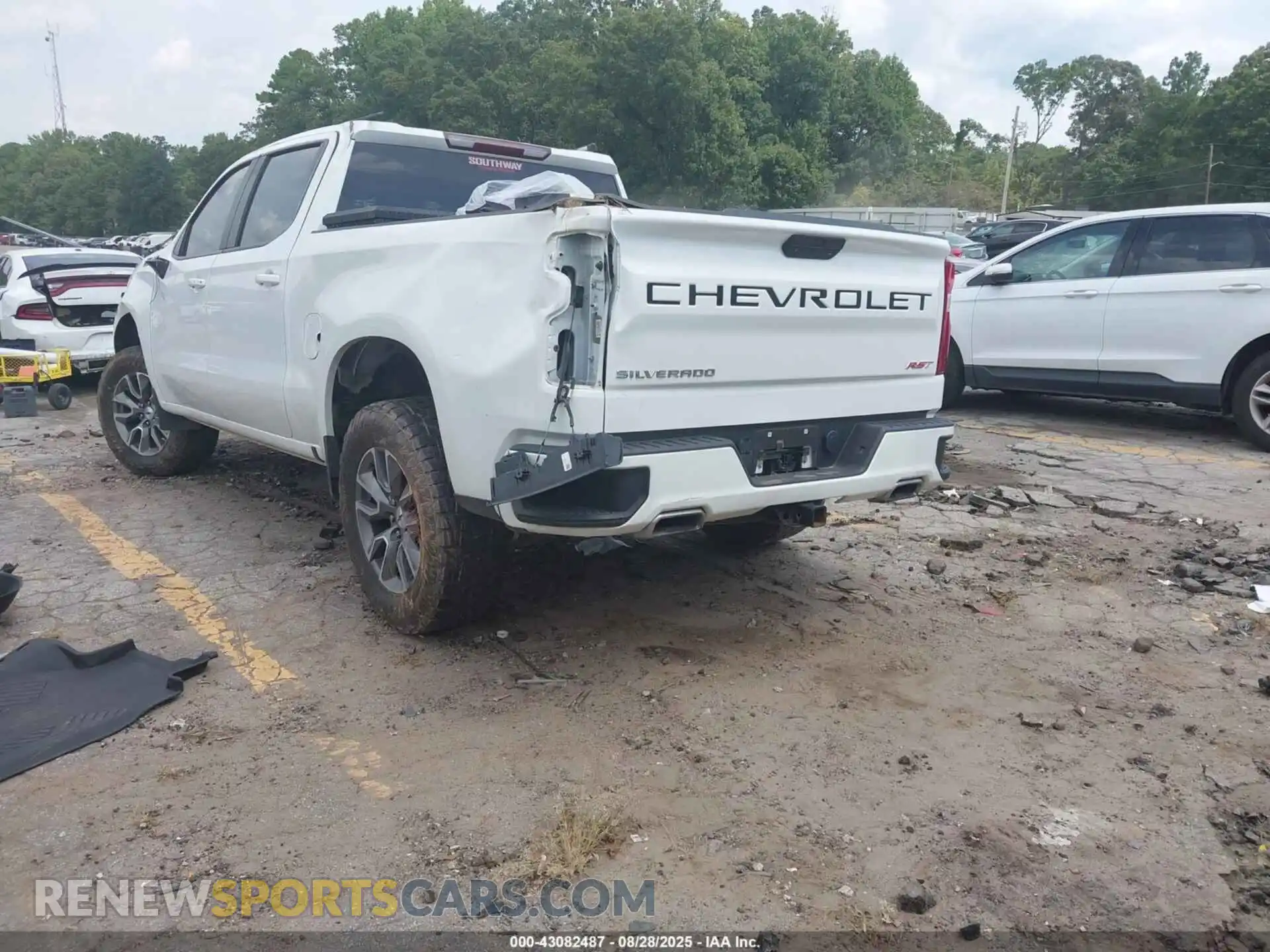 3 Photograph of a damaged car 1GCUYEED4MZ397720 CHEVROLET SILVERADO 1500 2021