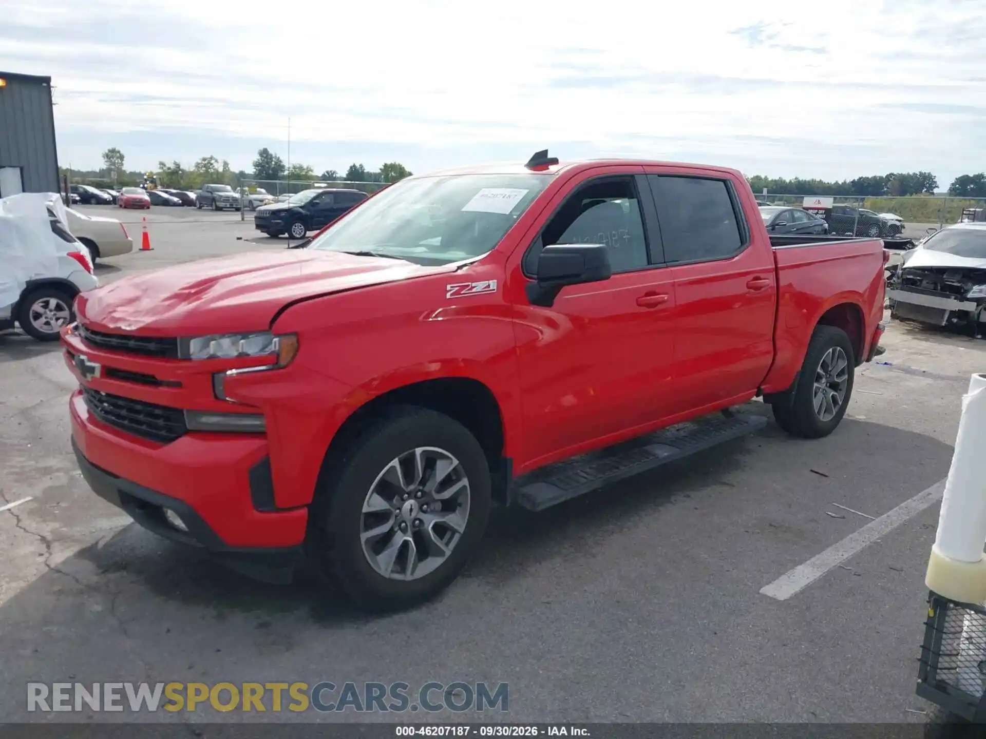 2 fotografías del automóvil dañado 1GCUYEED6MZ179729 CHEVROLET SILVERADO 1500 2021
