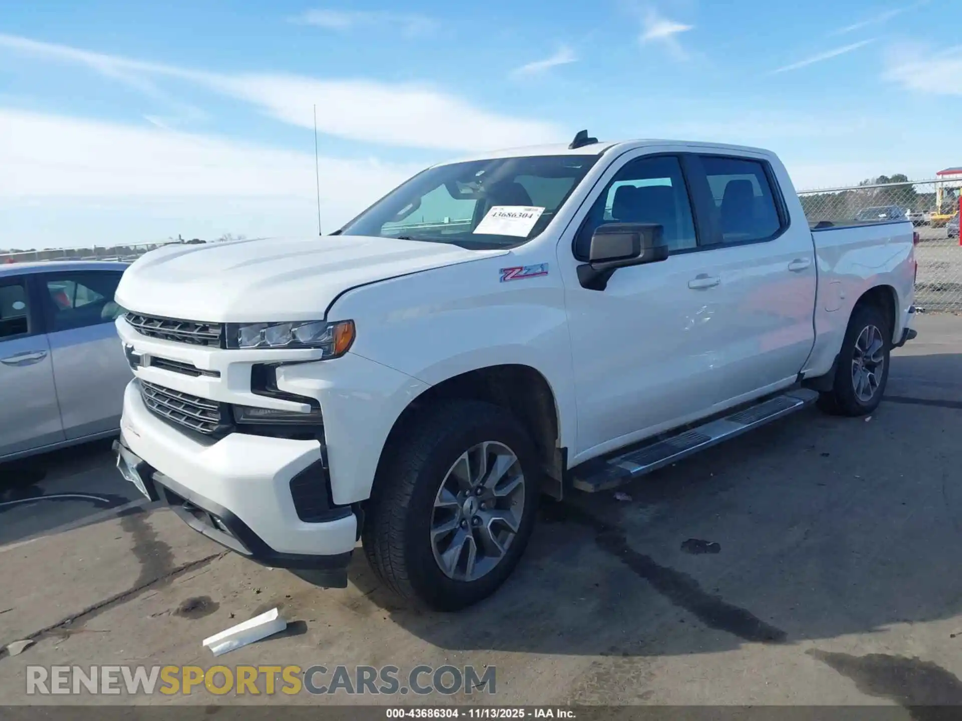 2 fotografías del automóvil dañado 1GCUYEED7MZ272498 CHEVROLET SILVERADO 1500 2021