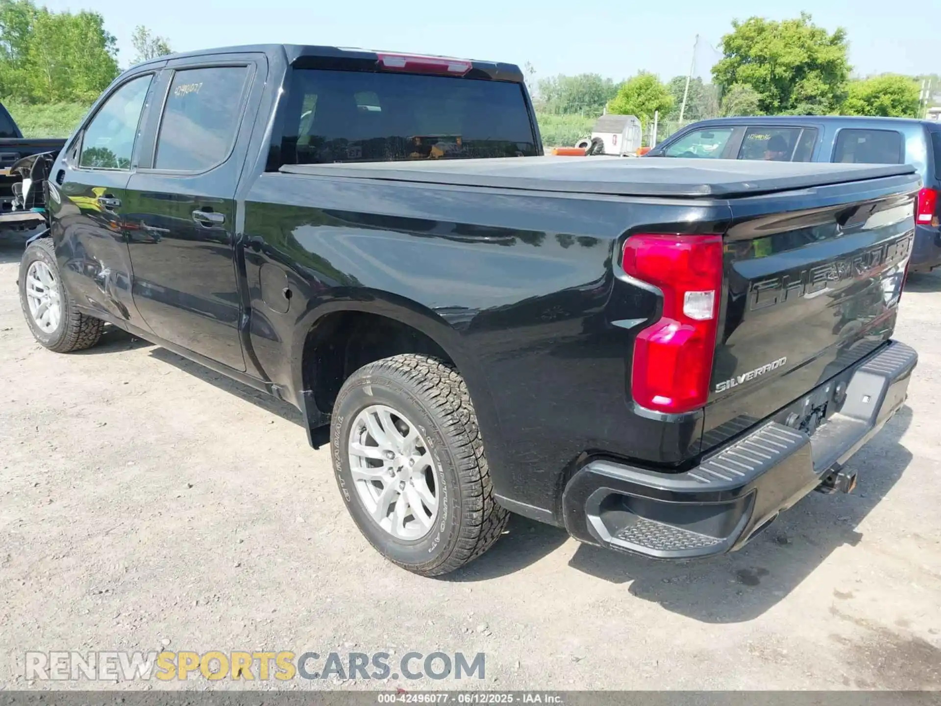 3 Photograph of a damaged car 1GCUYEED8MZ278021 CHEVROLET SILVERADO 1500 2021