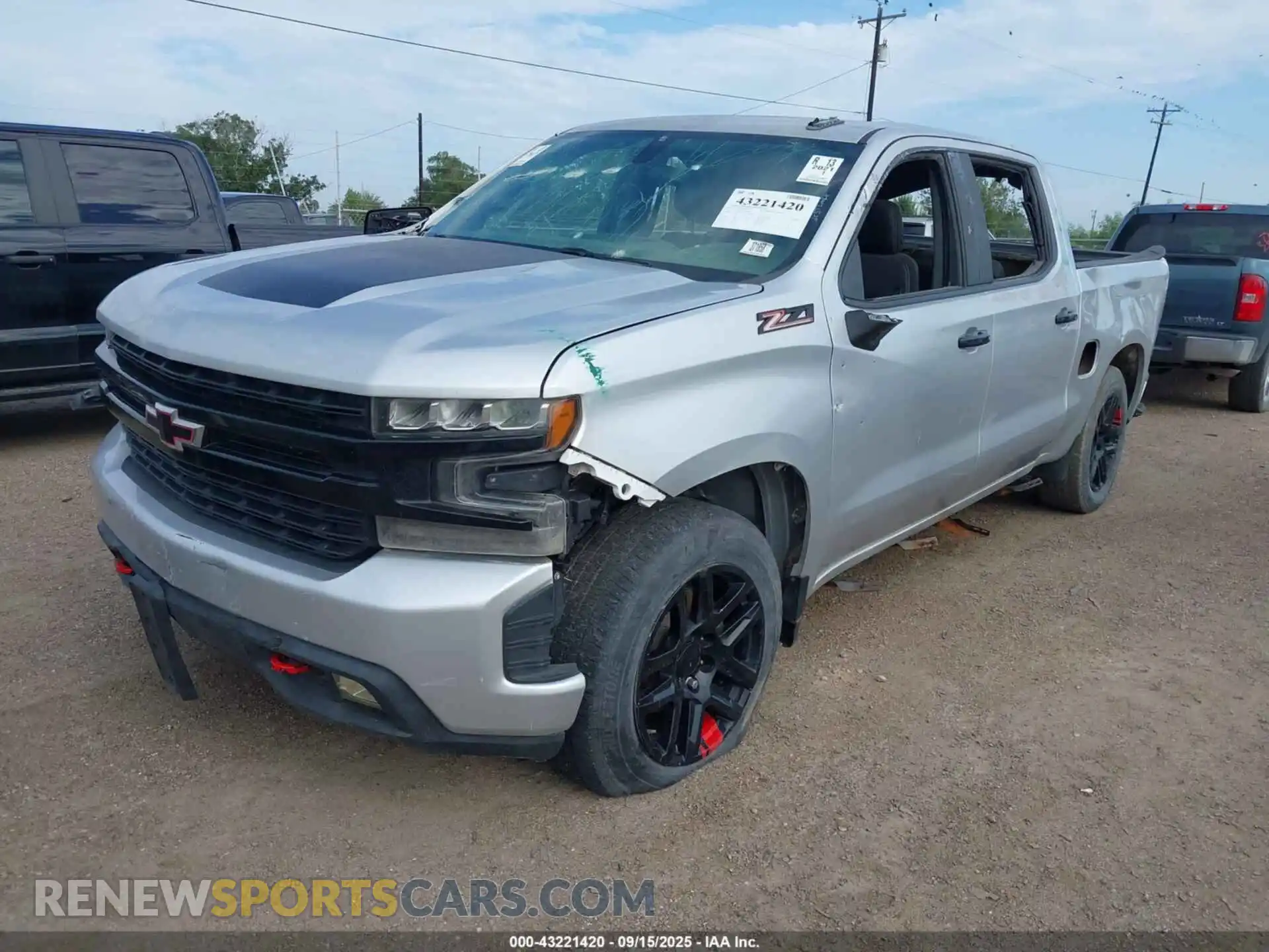 2 Photograph of a damaged car 1GCUYEEDXMZ395731 CHEVROLET SILVERADO 1500 2021