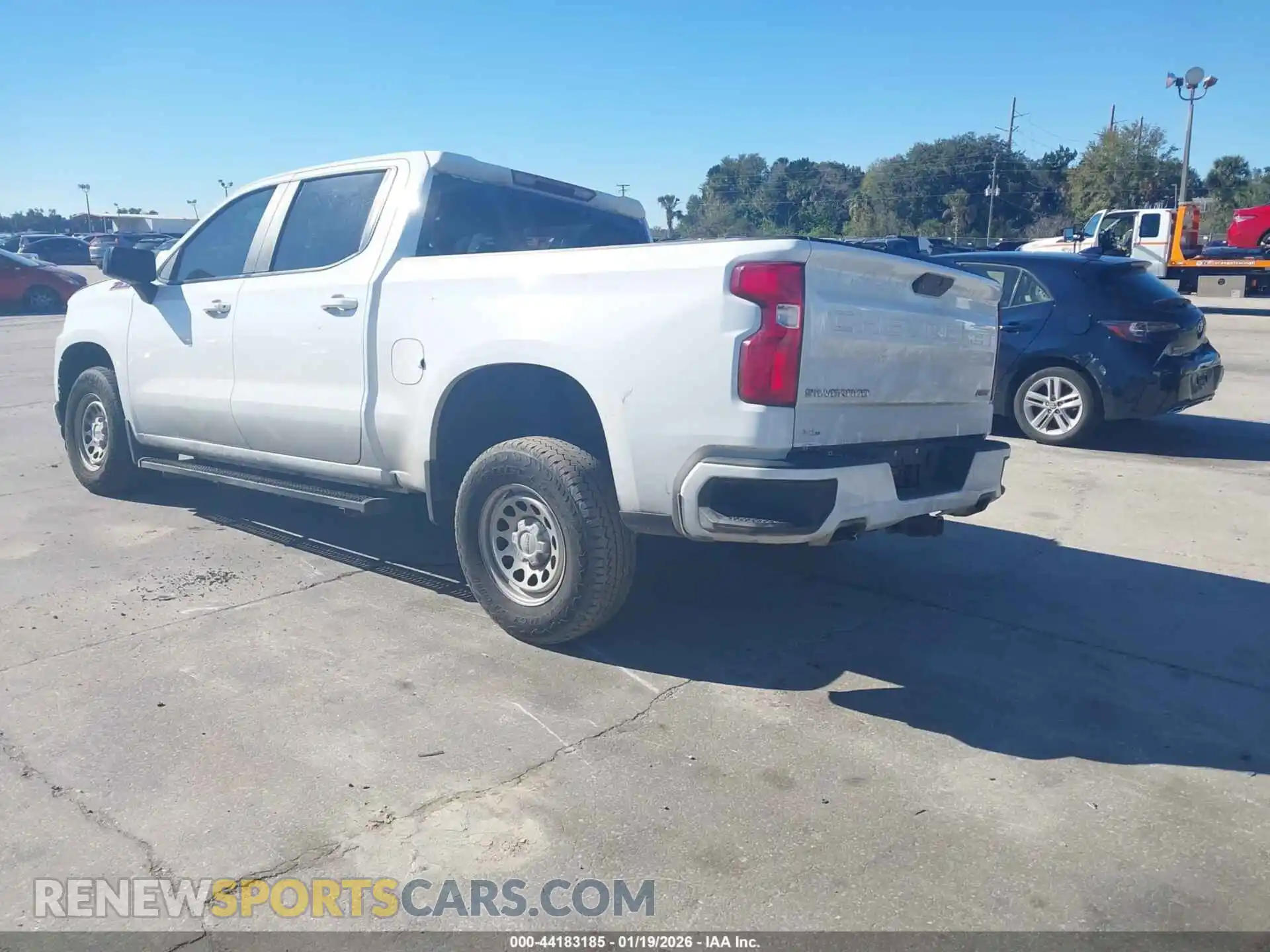 3 Фотография поврежденного автомобиля 1GCUYEEDXMZ415010 CHEVROLET SILVERADO 1500 2021