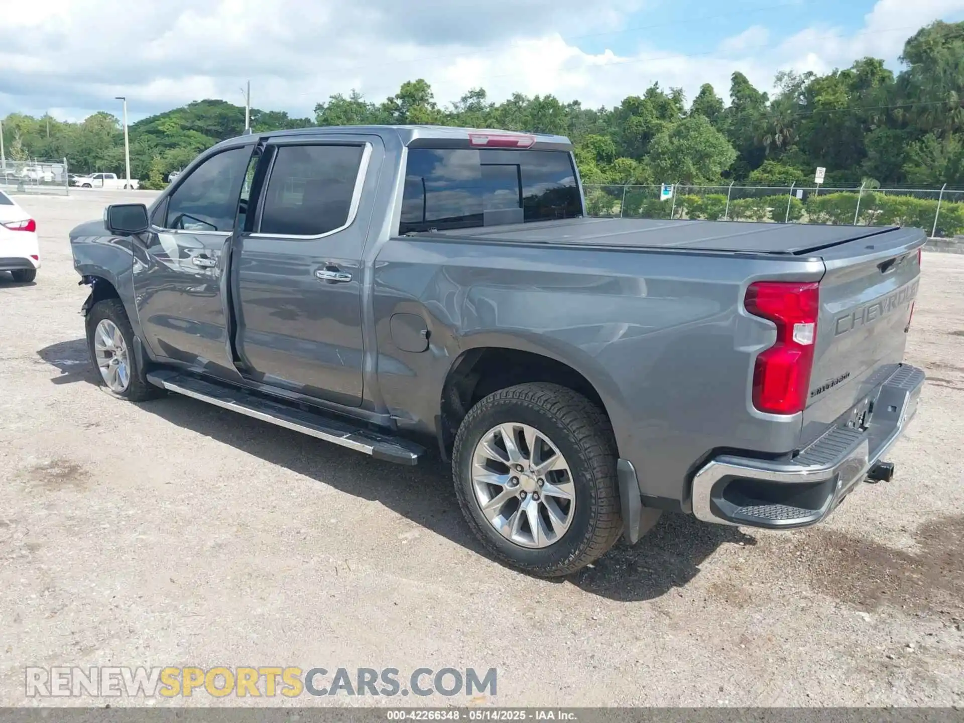 3 Photograph of a damaged car 1GCUYGED1MZ200112 CHEVROLET SILVERADO 1500 2021