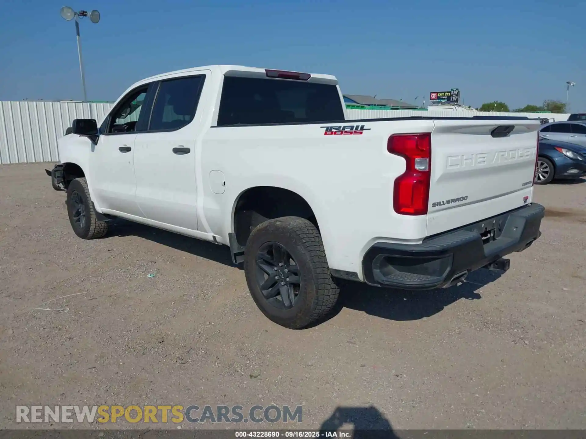 3 Photograph of a damaged car 3GCPYCEF8MG351780 CHEVROLET SILVERADO 1500 2021