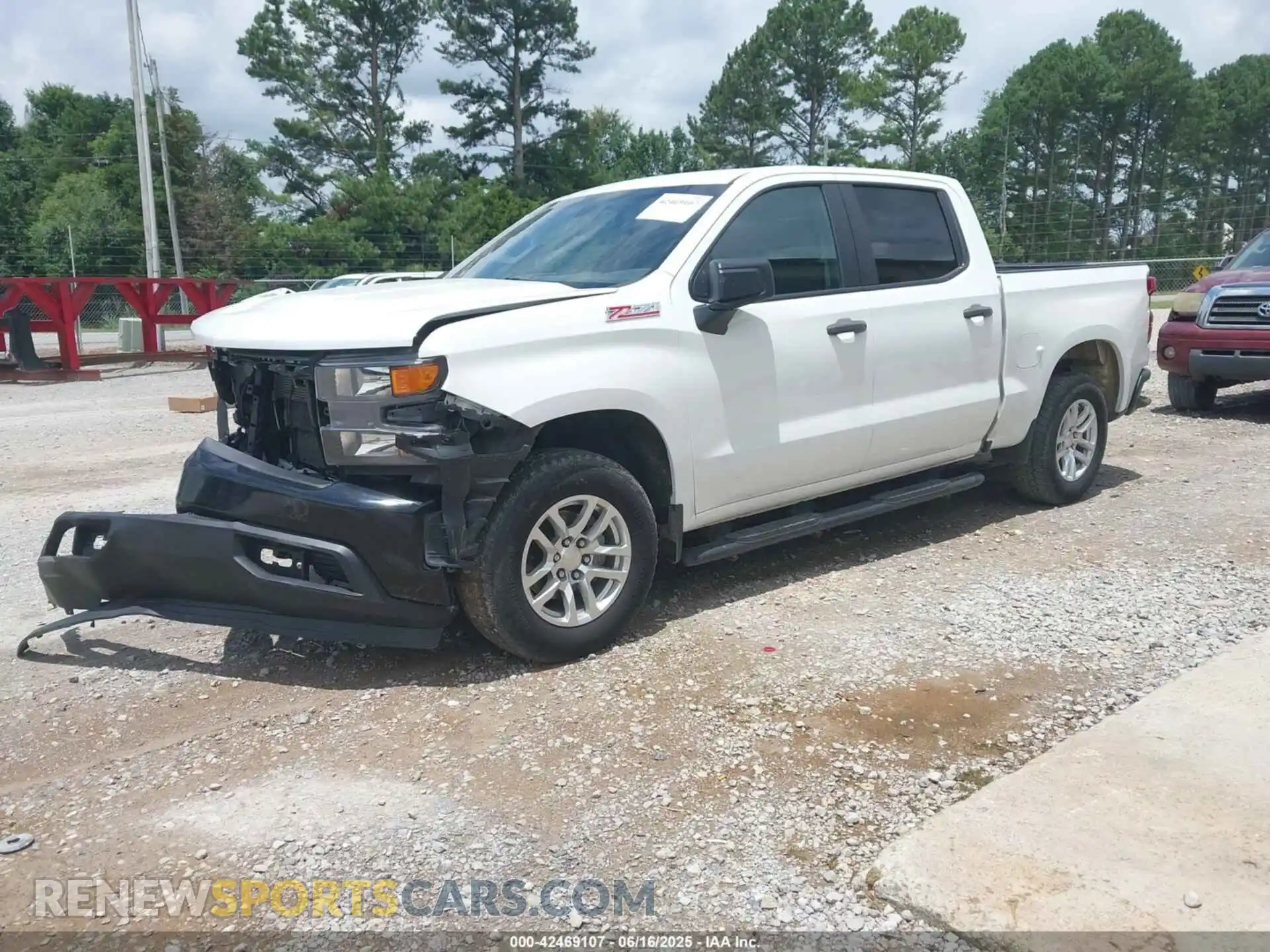 2 Photograph of a damaged car 3GCUYAEF9MG208330 CHEVROLET SILVERADO 1500 2021