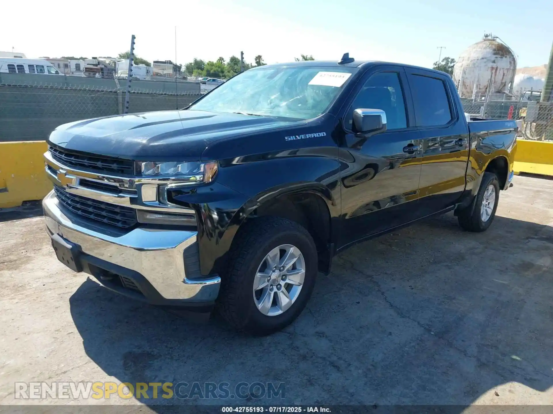 2 Photograph of a damaged car 3GCUYDEDXMG462273 CHEVROLET SILVERADO 1500 2021