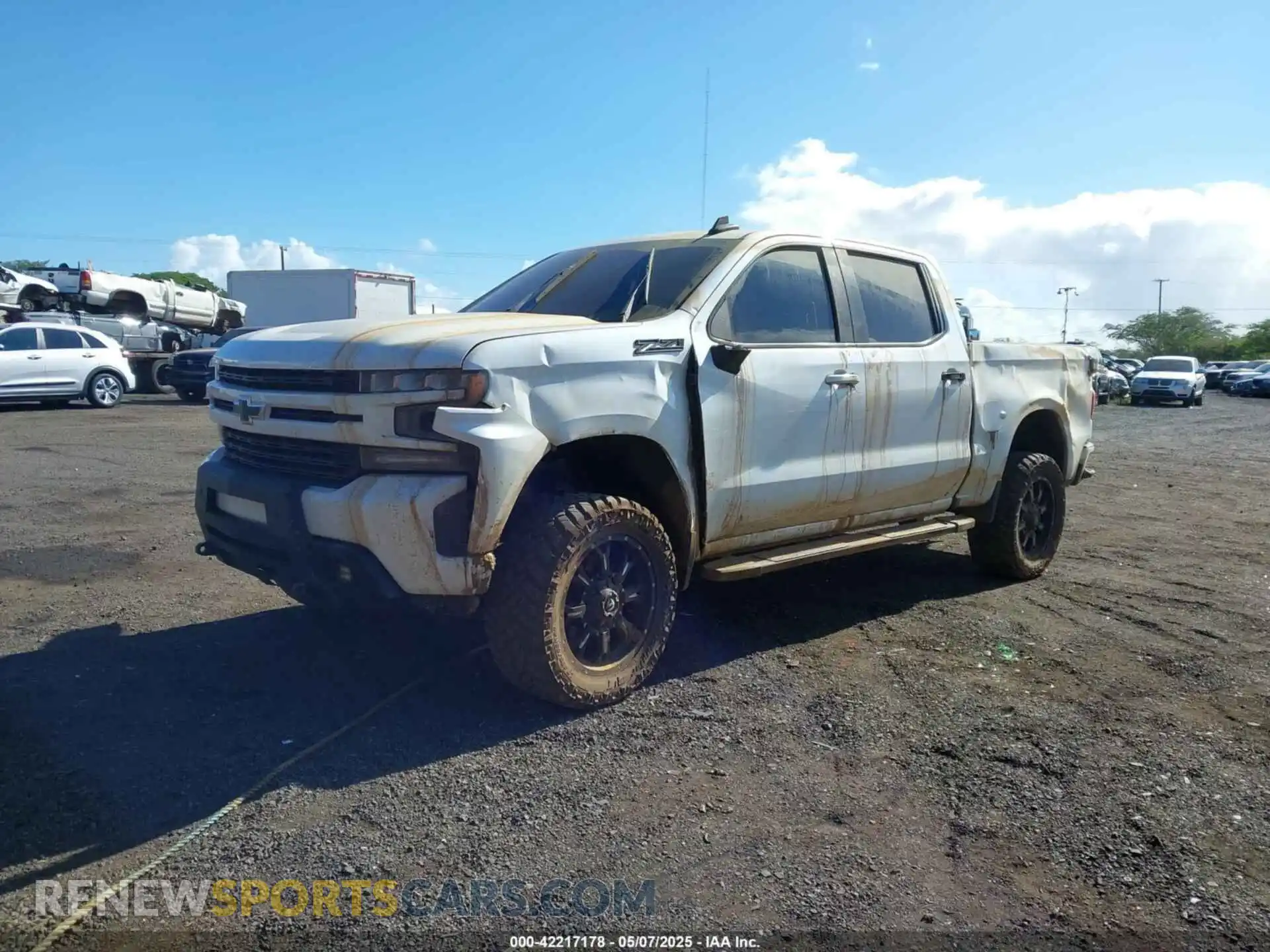 2 fotografías del automóvil dañado 3GCUYEED4MG268442 CHEVROLET SILVERADO 1500 2021