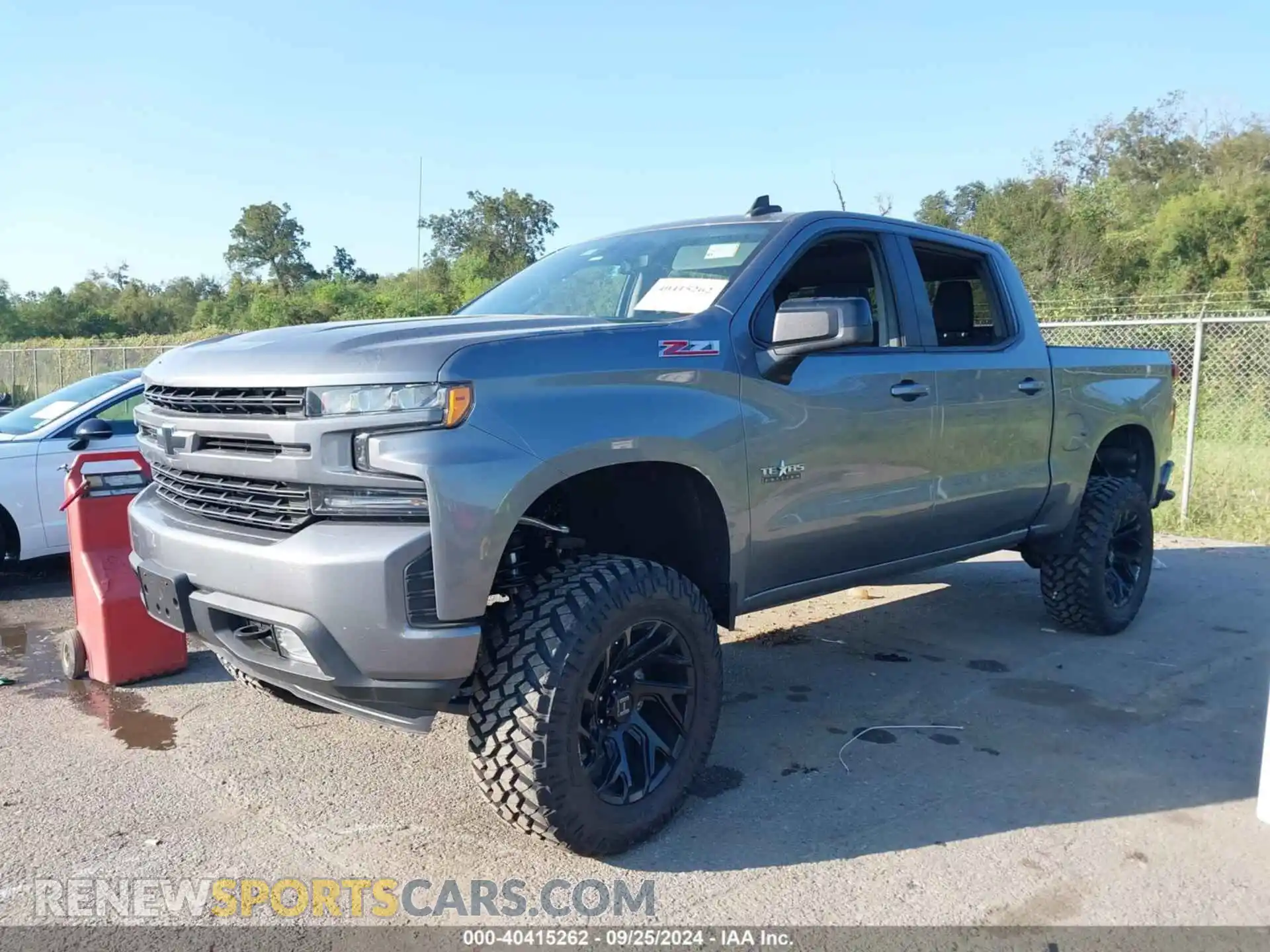 2 Фотография поврежденного автомобиля 3GCUYEEDXMG198512 CHEVROLET SILVERADO 1500 2021