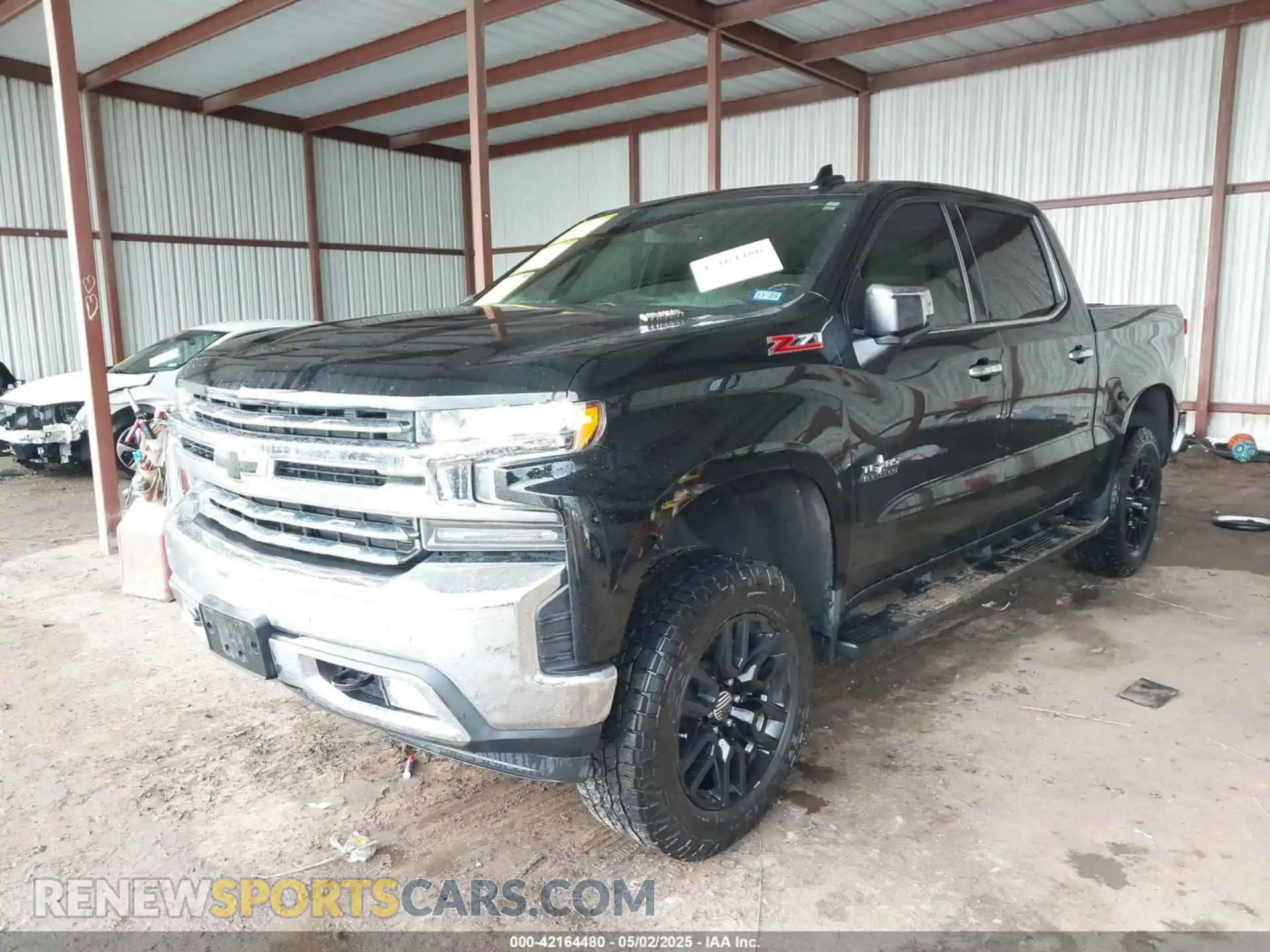 2 fotografías del automóvil dañado 3GCUYGET2MG143300 CHEVROLET SILVERADO 1500 2021