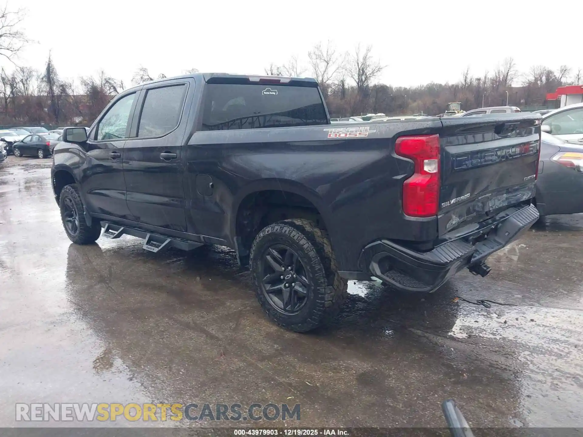 3 Photograph of a damaged car 3GCPDCED1NG563223 CHEVROLET SILVERADO 1500 2022