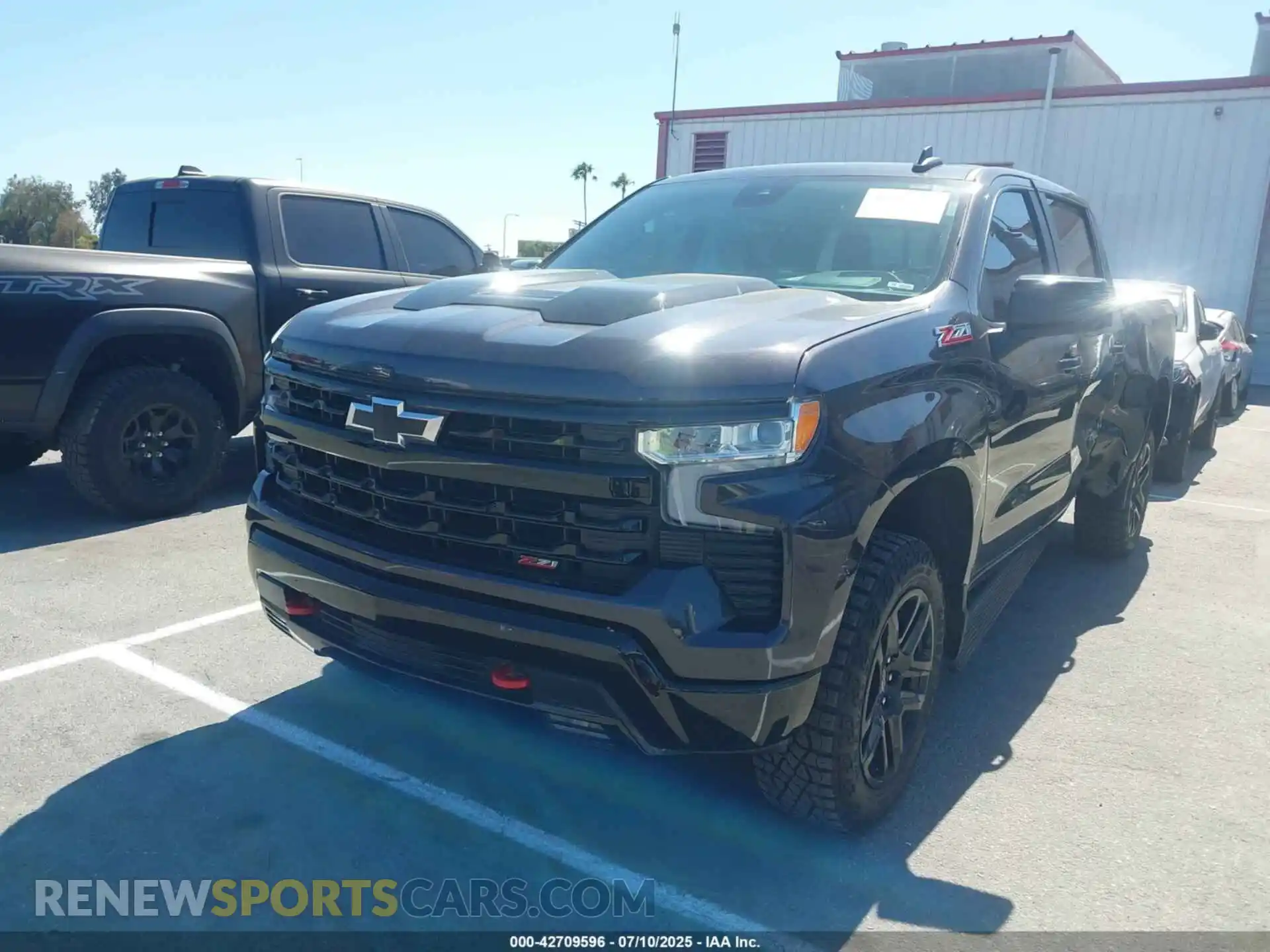 2 Photograph of a damaged car 3GCUDFED4NG584362 CHEVROLET SILVERADO 1500 2022
