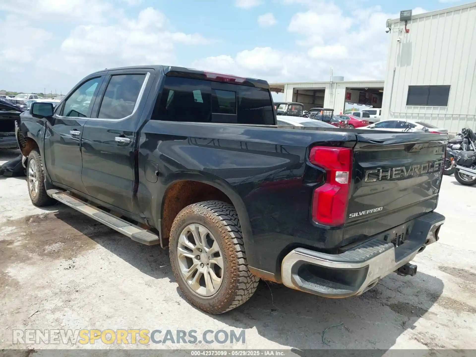 3 Photograph of a damaged car 3GCUDGET2NG674574 CHEVROLET SILVERADO 1500 2022