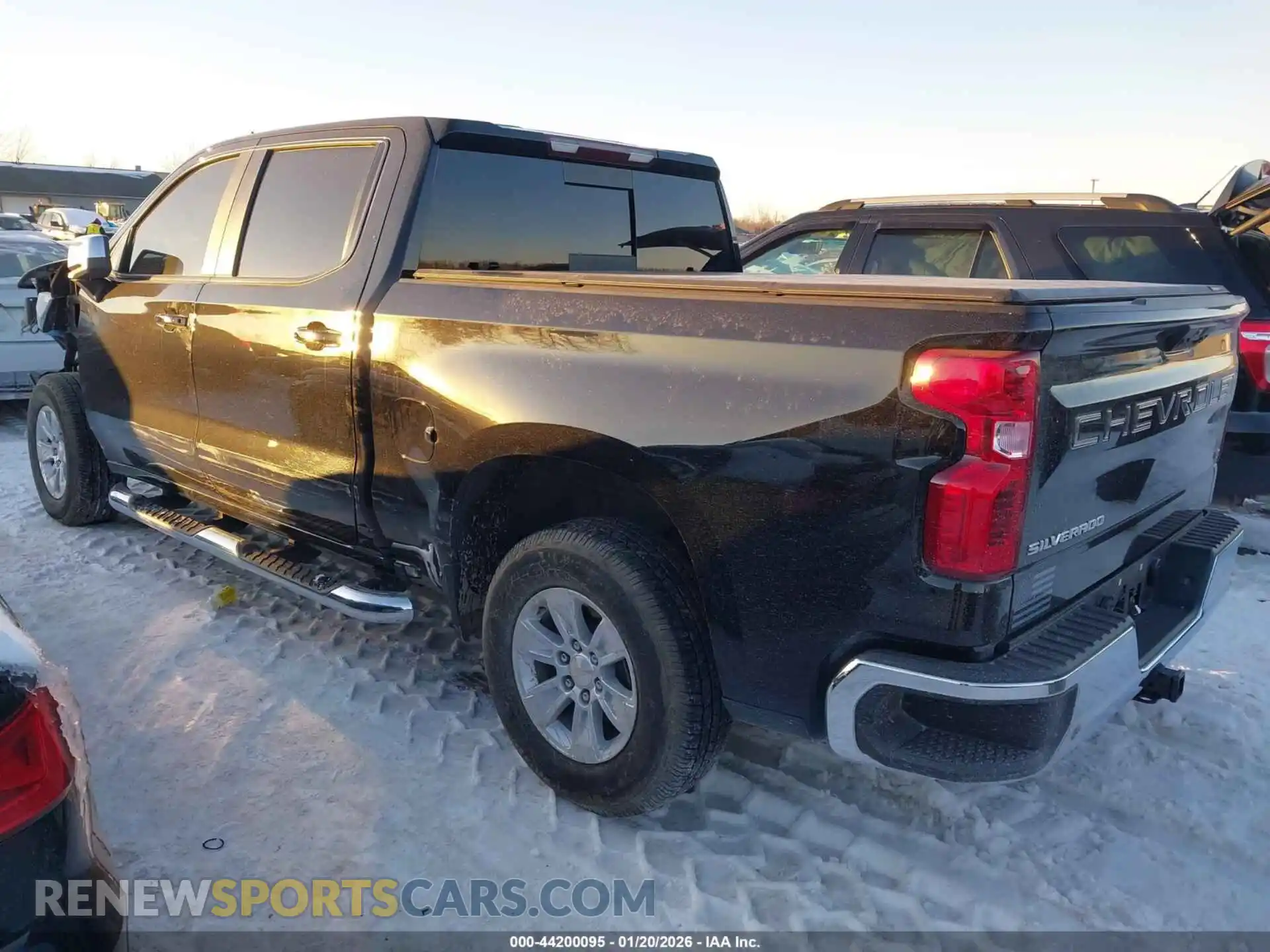 3 Фотография поврежденного автомобиля 2GCUDDED5P1150015 CHEVROLET SILVERADO 1500 2023