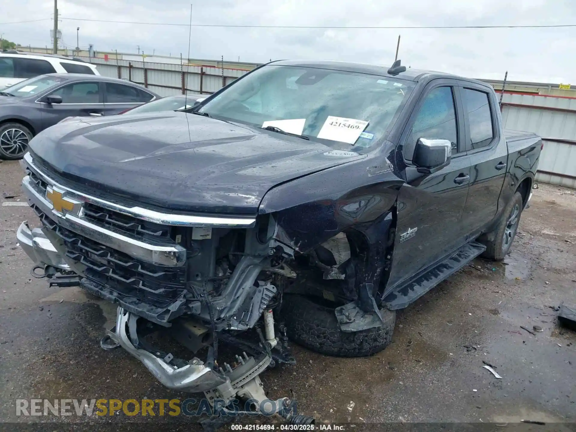 2 Photograph of a damaged car 2GCUDDED8P1140935 CHEVROLET SILVERADO 1500 2023