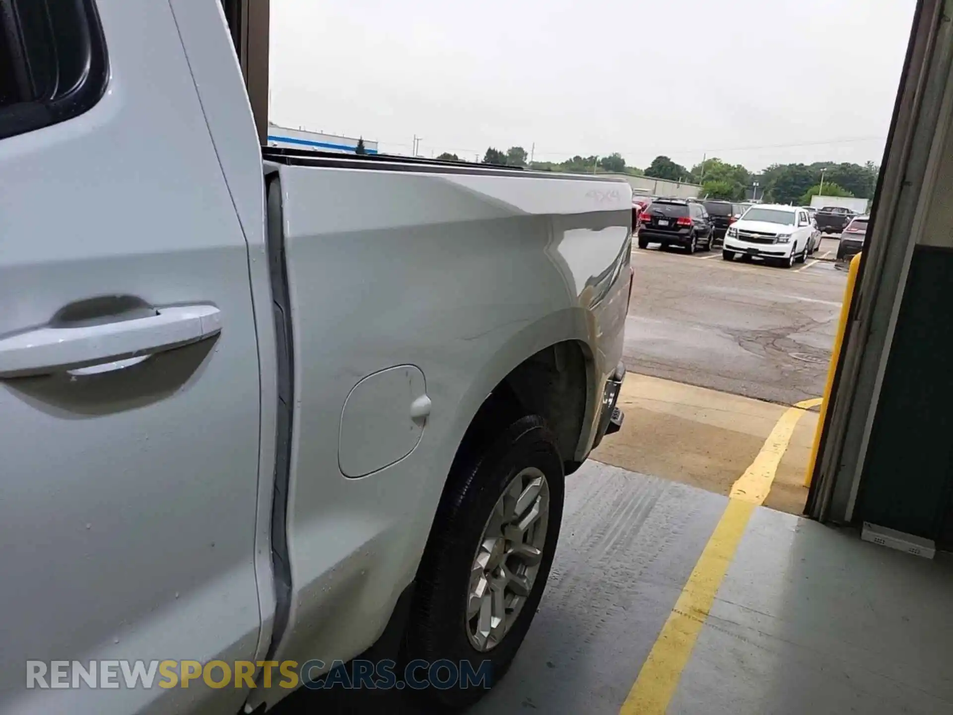 2 Photograph of a damaged car 2GCUDDEDXP1101098 CHEVROLET SILVERADO 1500 2023