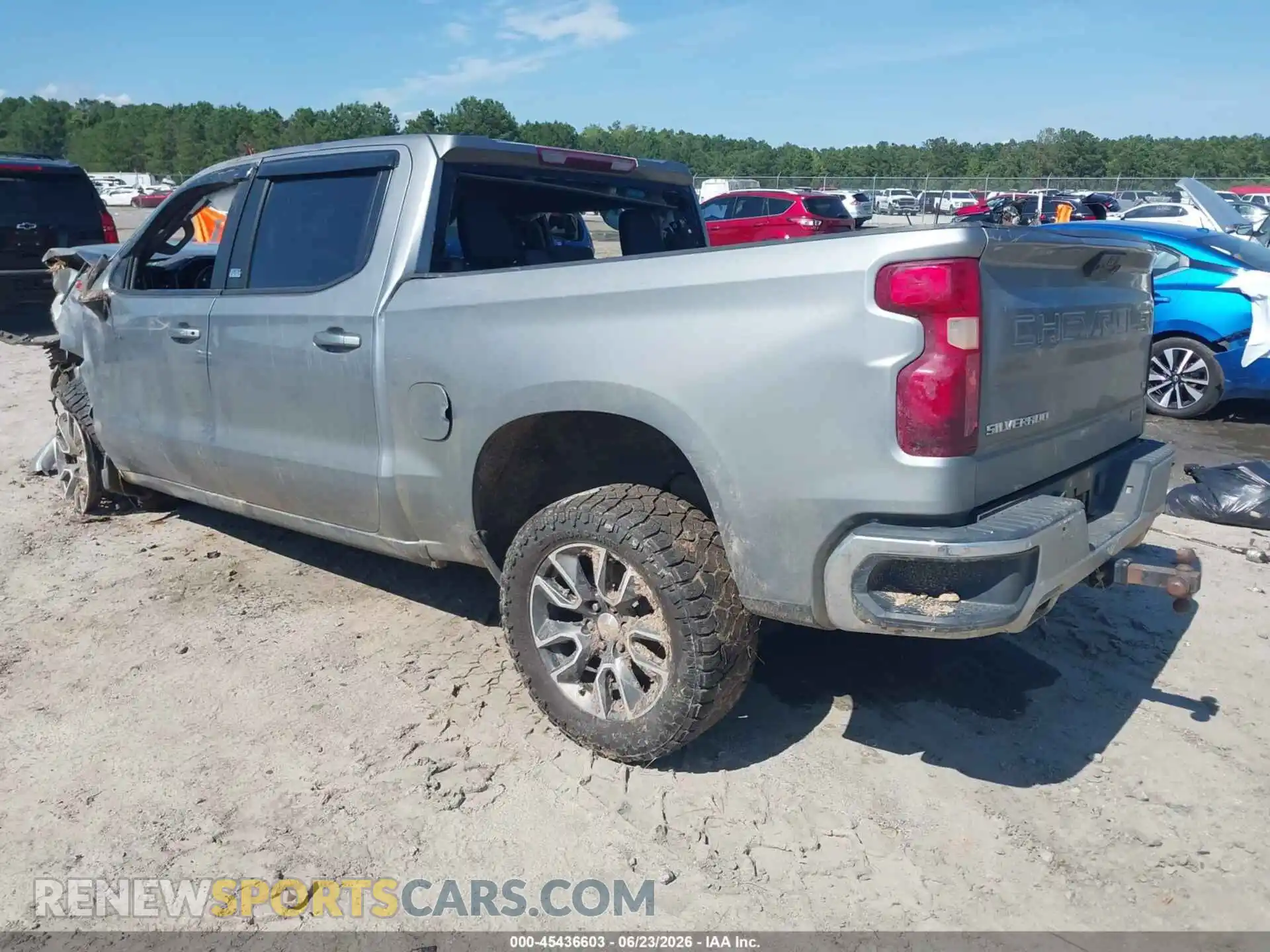 3 Фотография поврежденного автомобиля 3GCUDDEDXPG260114 CHEVROLET SILVERADO 1500 2023