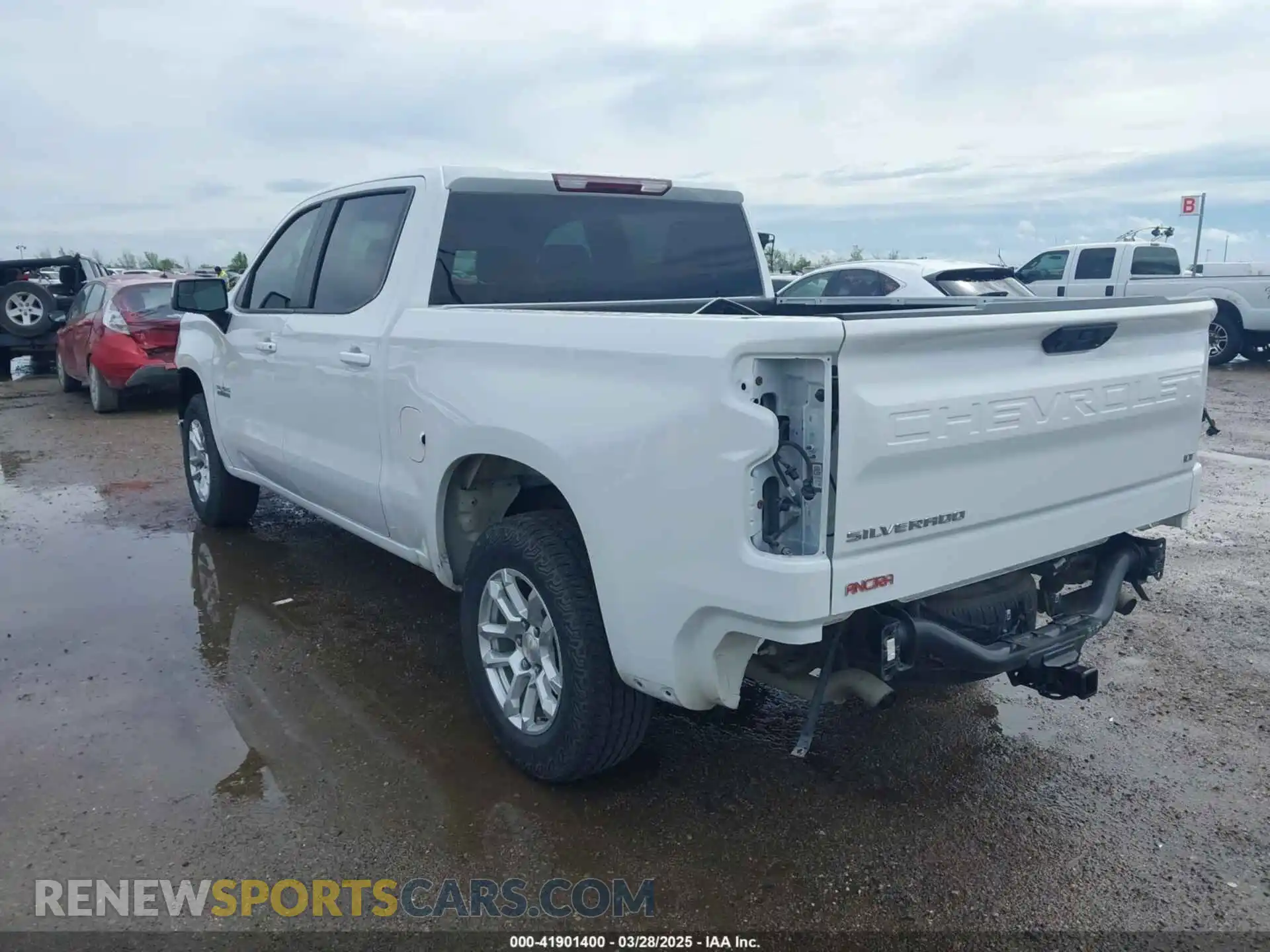 3 Photograph of a damaged car 1GCUDDED8RZ214977 CHEVROLET SILVERADO 1500 2024