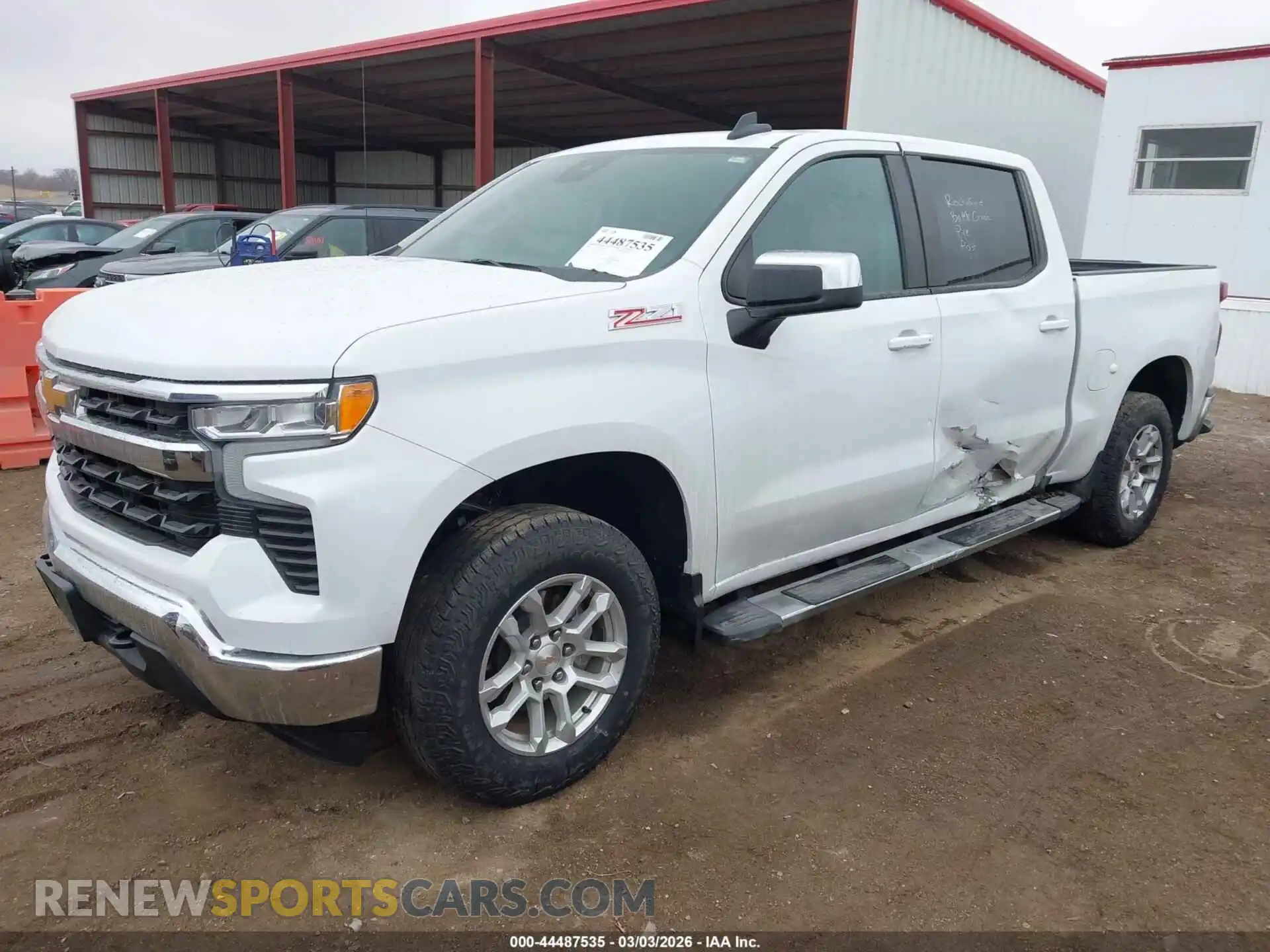 2 fotografías del automóvil dañado 2GCUDDED3R1223594 CHEVROLET SILVERADO 1500 2024