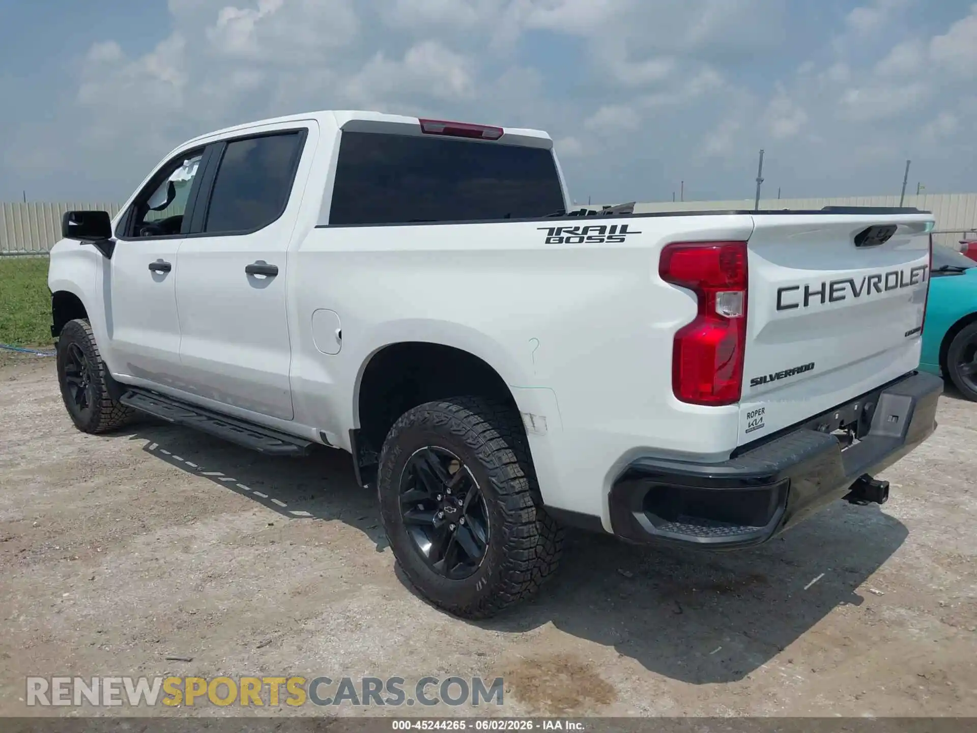 3 Photograph of a damaged car 3GCPDCEKXRG297057 CHEVROLET SILVERADO 1500 2024