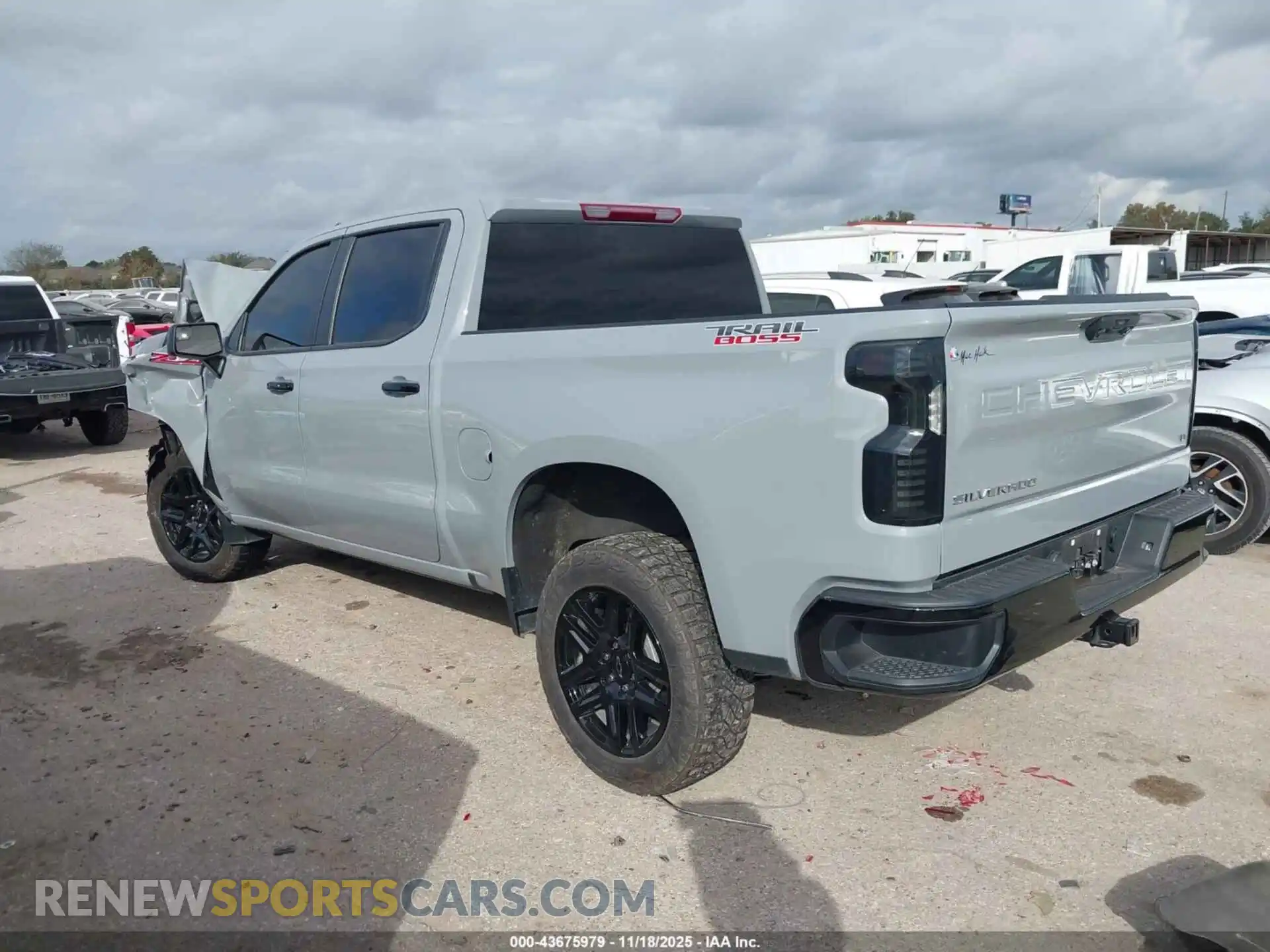 3 Photograph of a damaged car 3GCPDFEK8RG312026 CHEVROLET SILVERADO 1500 2024