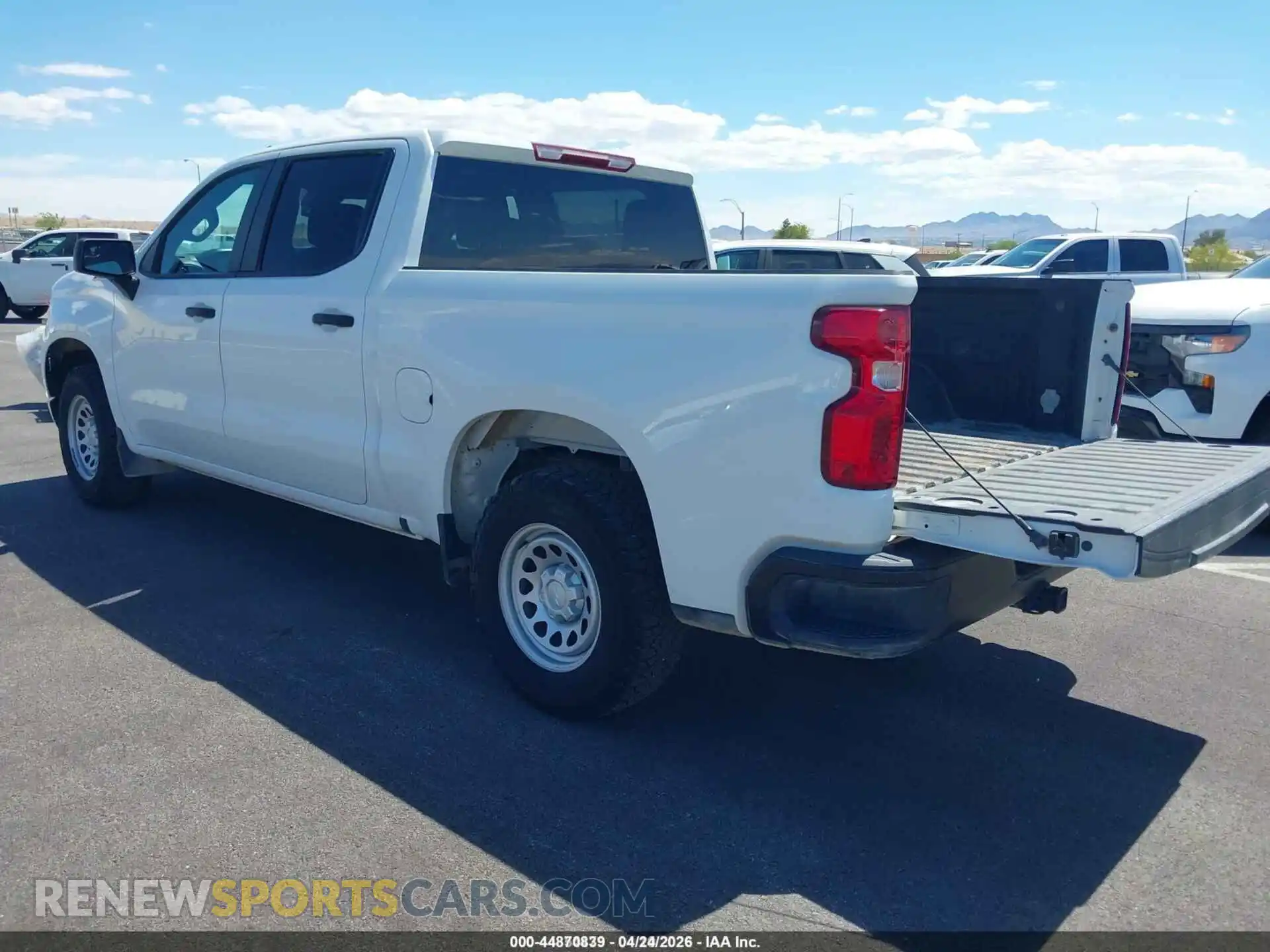 3 Фотография поврежденного автомобиля 3GCUDAED0RG150447 CHEVROLET SILVERADO 1500 2024