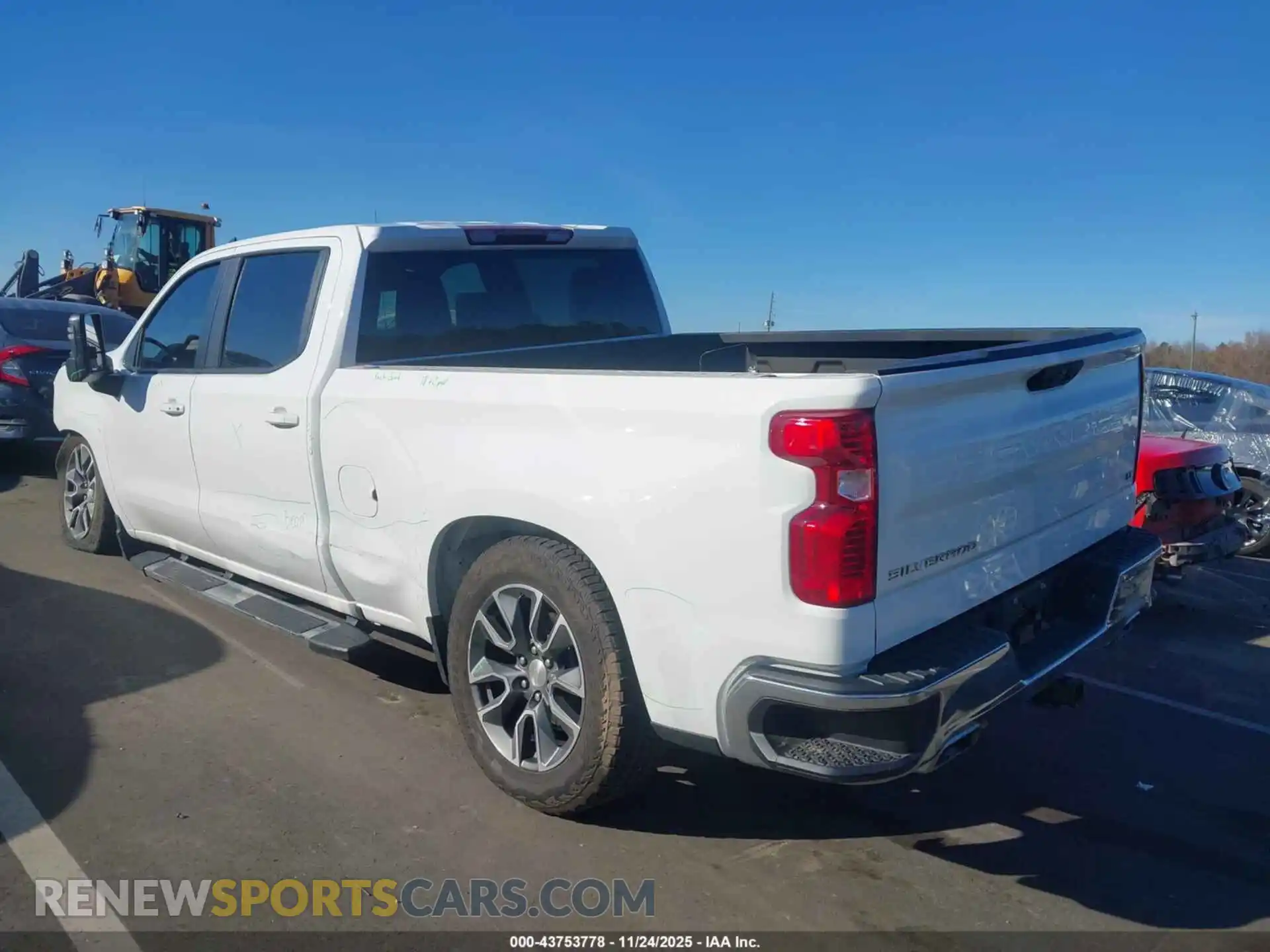 3 Photograph of a damaged car 3GCUDDED2RG203392 CHEVROLET SILVERADO 1500 2024