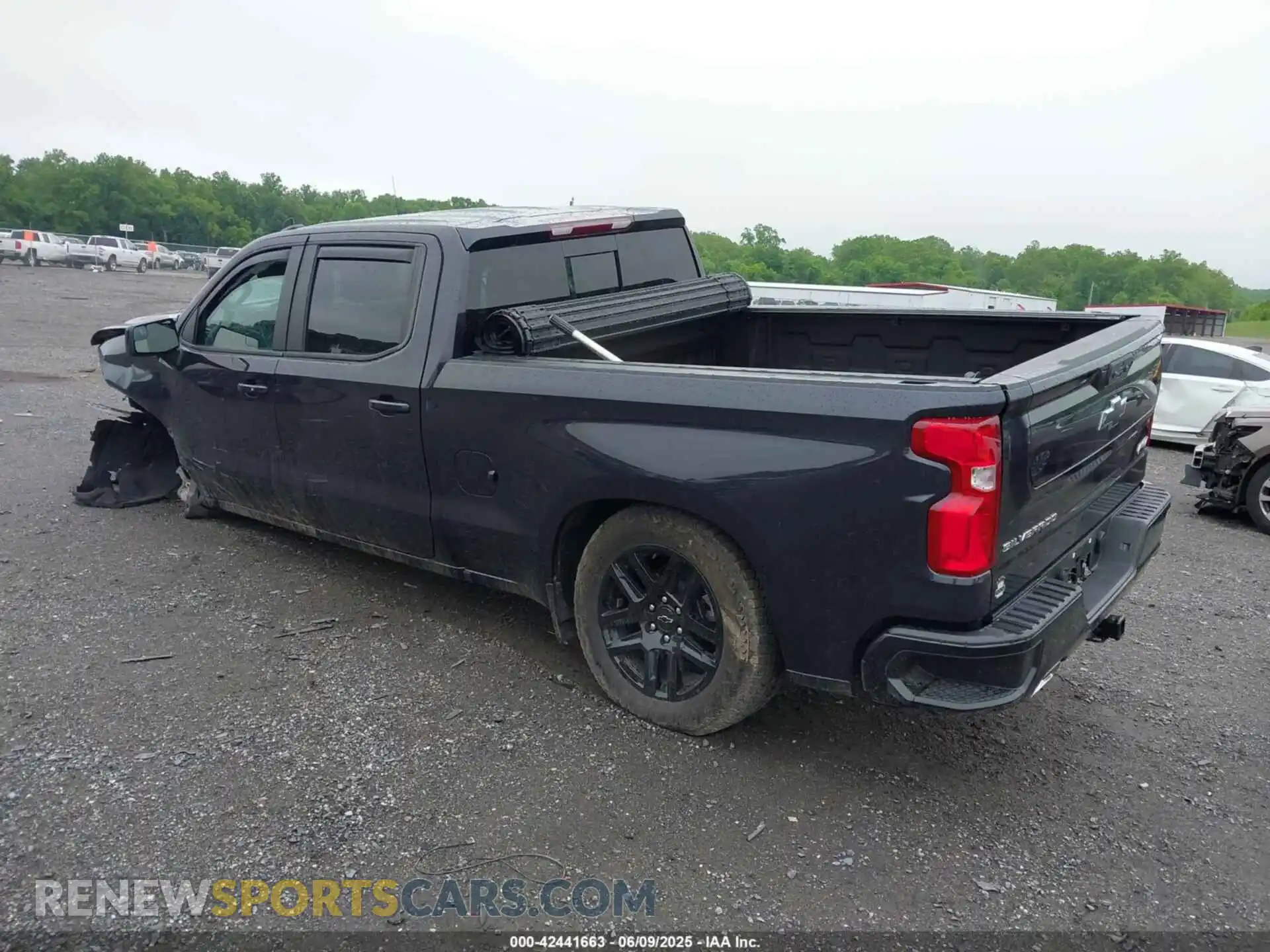 3 Photograph of a damaged car 3GCUDEE8XRG188097 CHEVROLET SILVERADO 1500 2024
