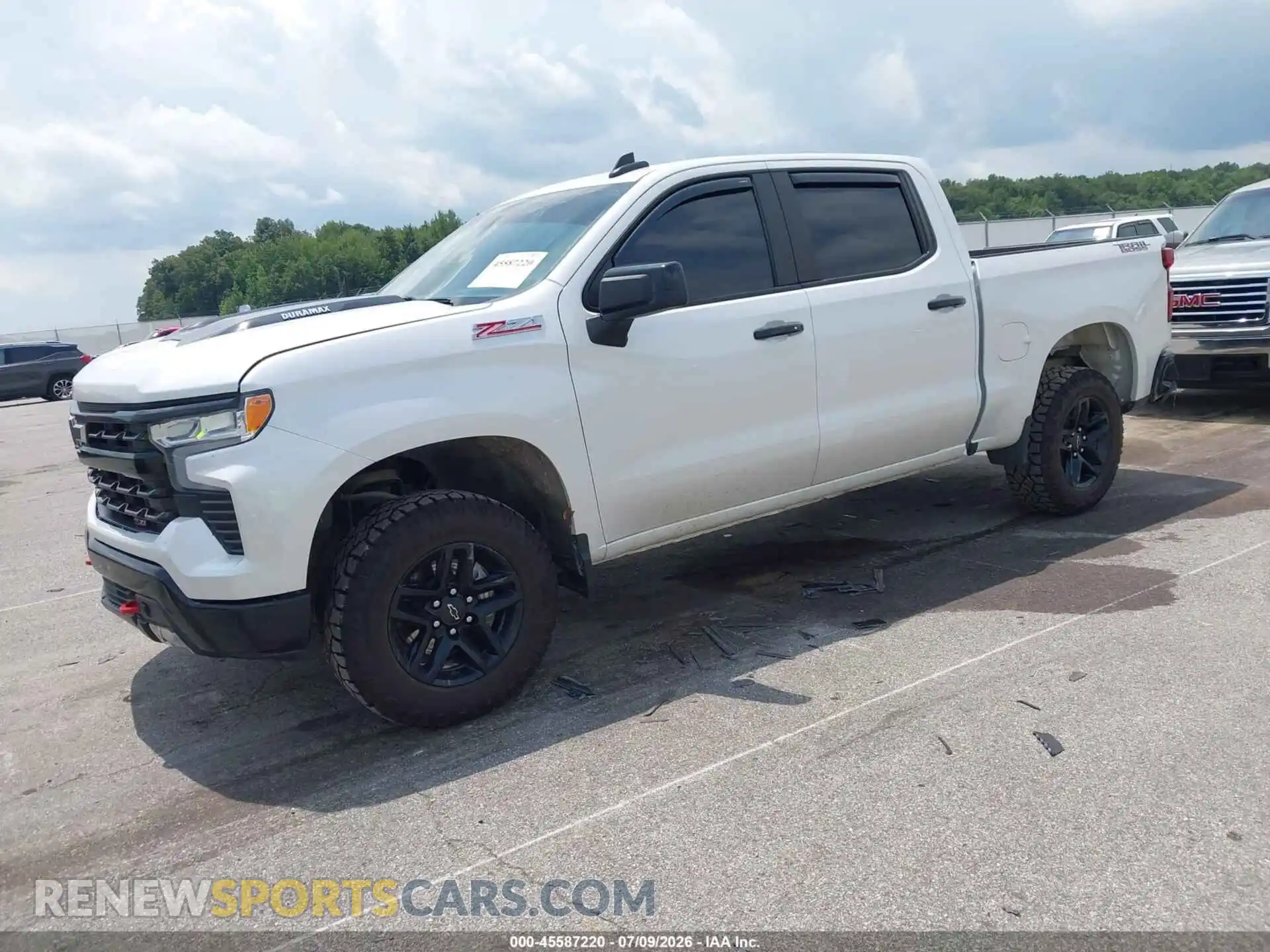 2 Photograph of a damaged car 3GCUDFE82RG210762 CHEVROLET SILVERADO 1500 2024