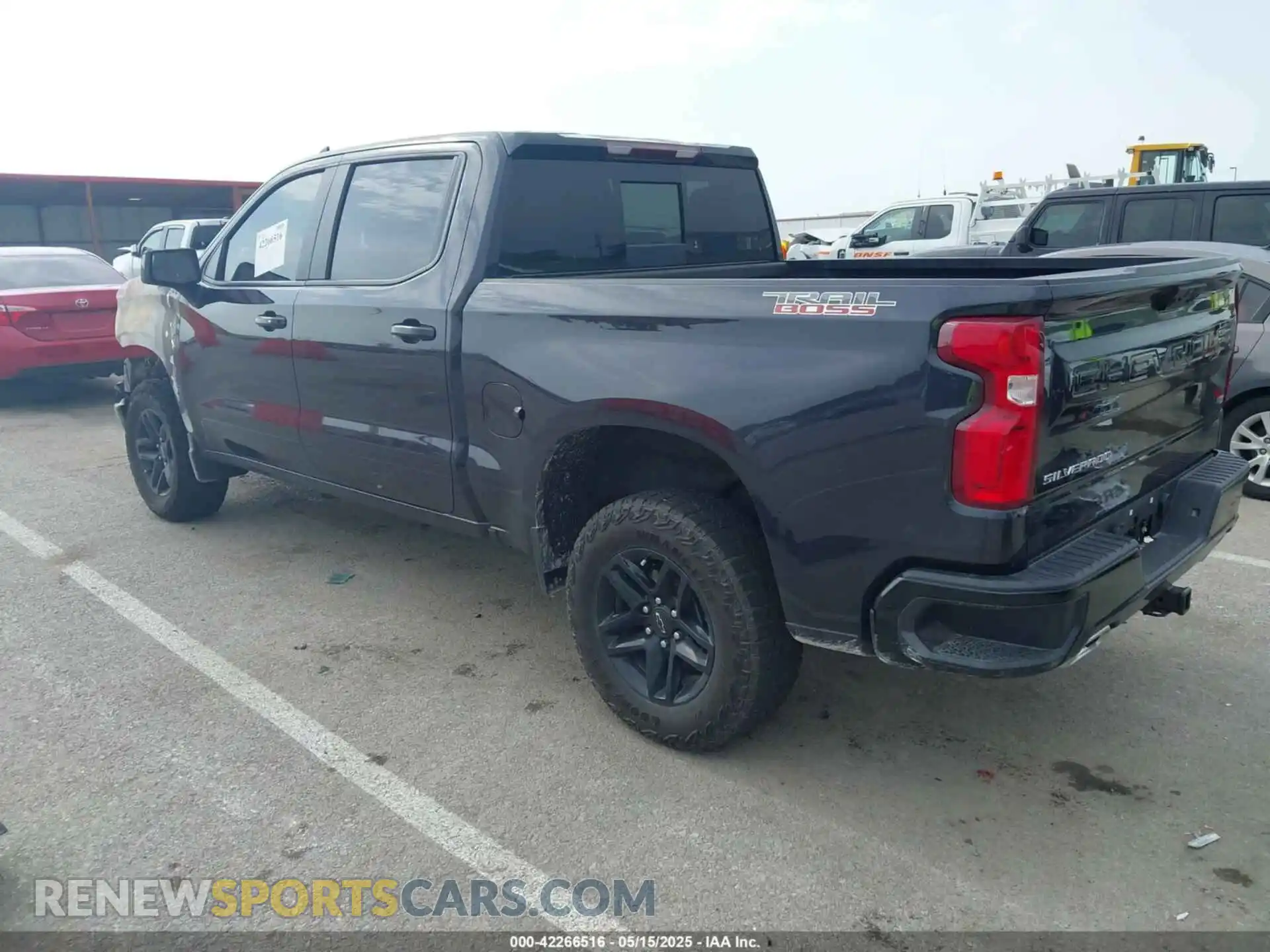 3 Photograph of a damaged car 3GCUDFE82RG327029 CHEVROLET SILVERADO 1500 2024