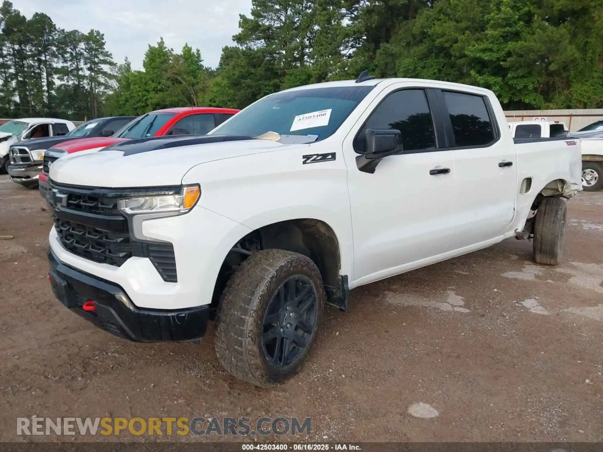 2 Photograph of a damaged car 3GCUDFED0RG111287 CHEVROLET SILVERADO 1500 2024