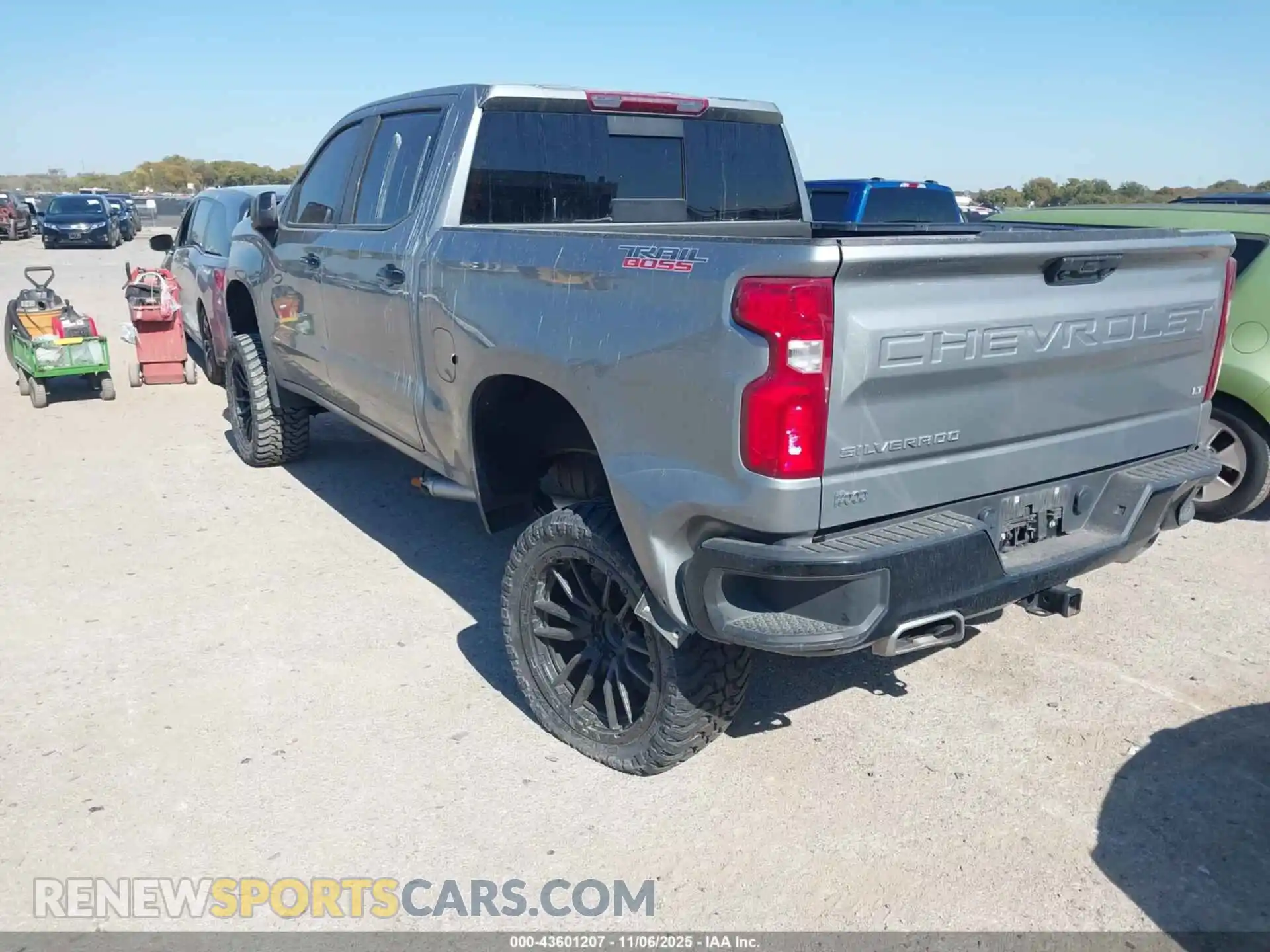 3 fotografías del automóvil dañado 3GCUDFED2RG297186 CHEVROLET SILVERADO 1500 2024
